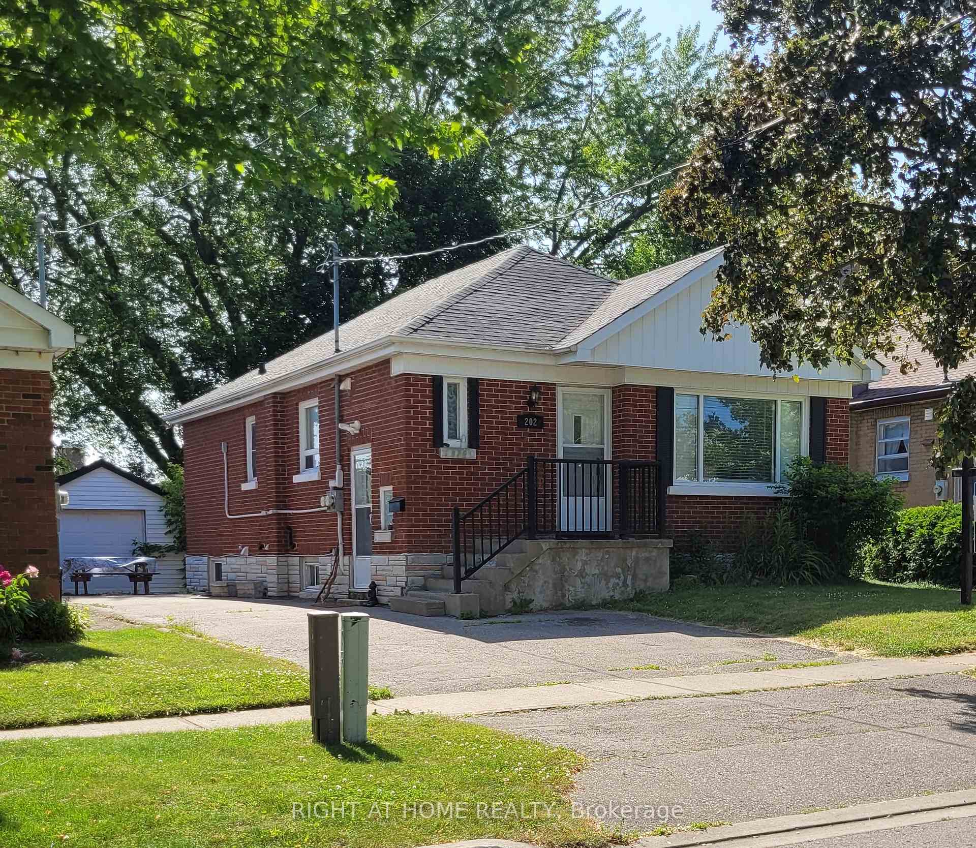 Front of 202 Cadillac Avenue S