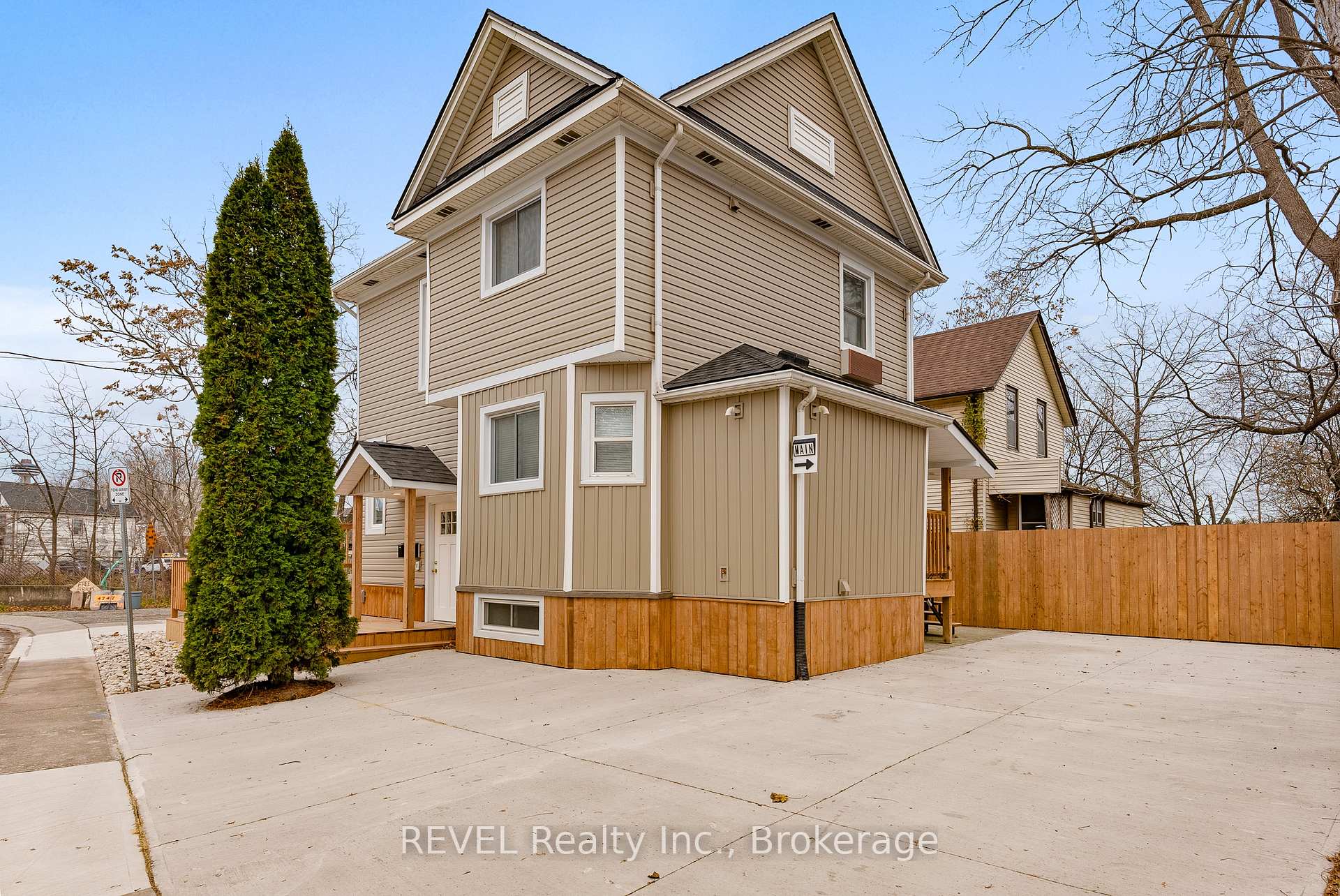 Photo 2 of Unit LOWER, 4747 Cookman Crescent, Niagara Falls, Downtown — HOMEH