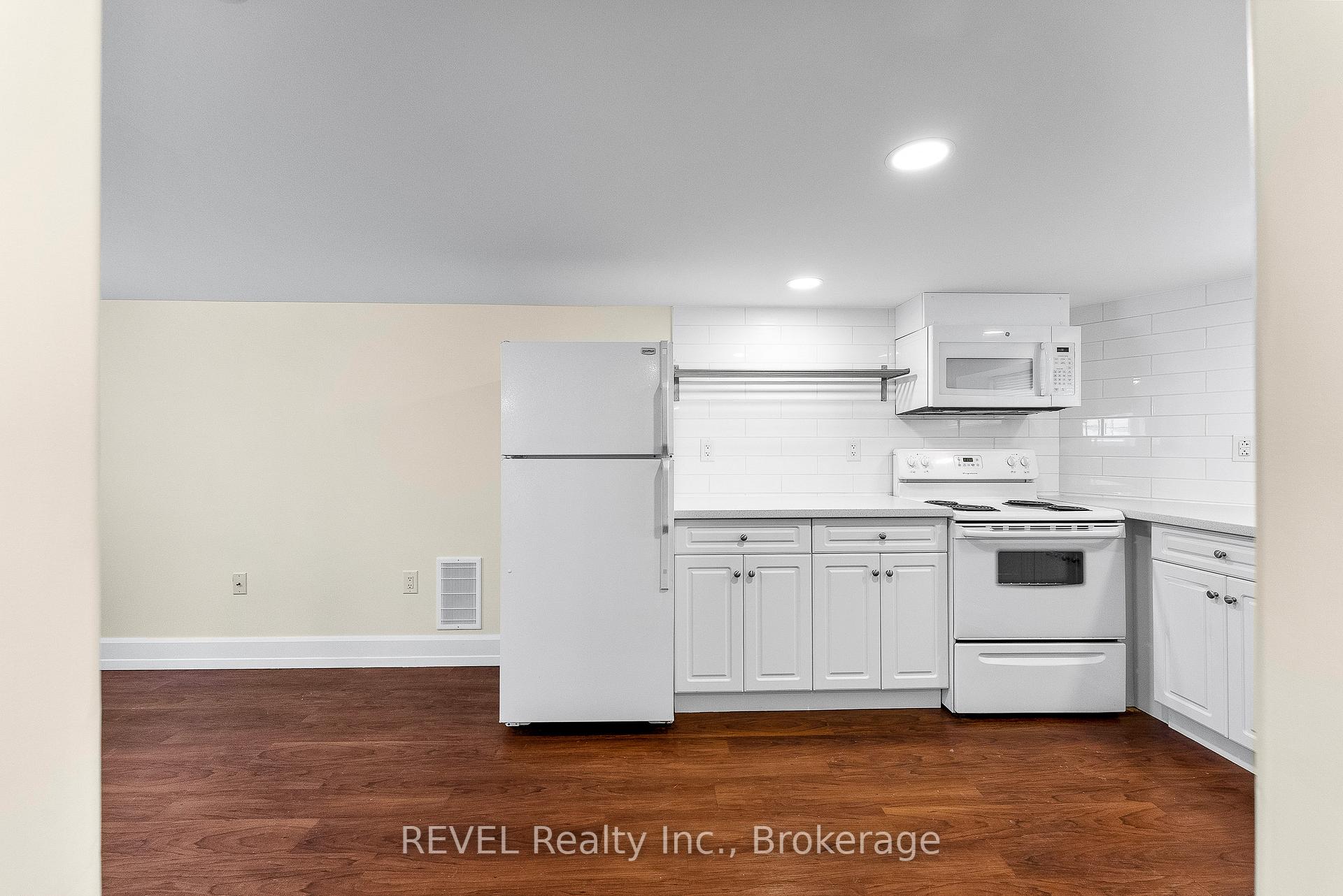 Photo 7 of Unit LOWER, 4747 Cookman Crescent, Niagara Falls, Downtown — HOMEH
