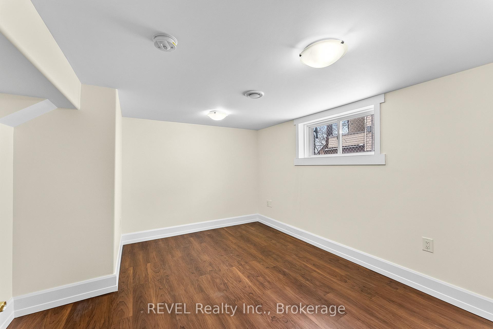 Photo 15 of Unit LOWER, 4747 Cookman Crescent, Niagara Falls, Downtown — HOMEH