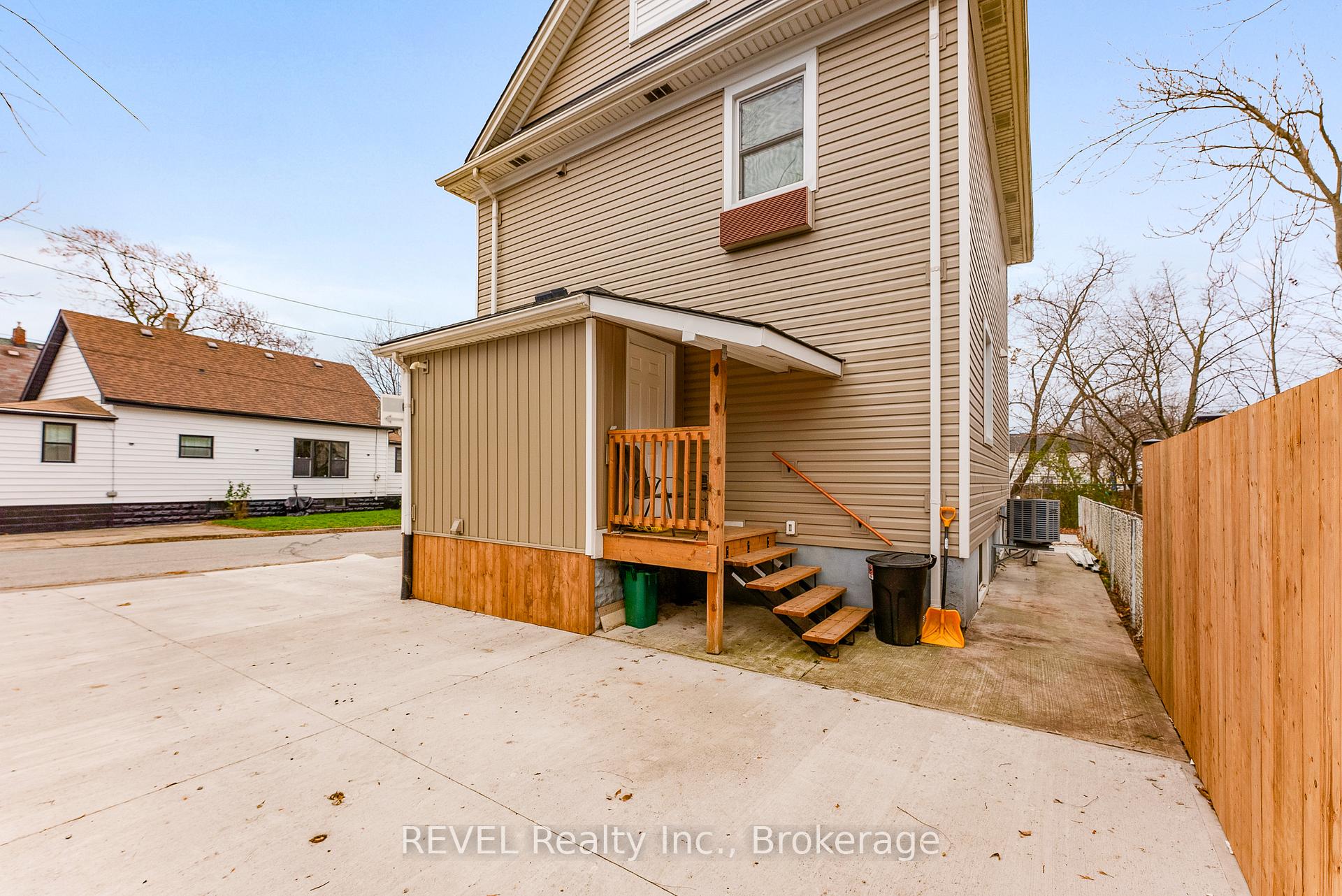 Photo 20 of Unit LOWER, 4747 Cookman Crescent, Niagara Falls, Downtown — HOMEH