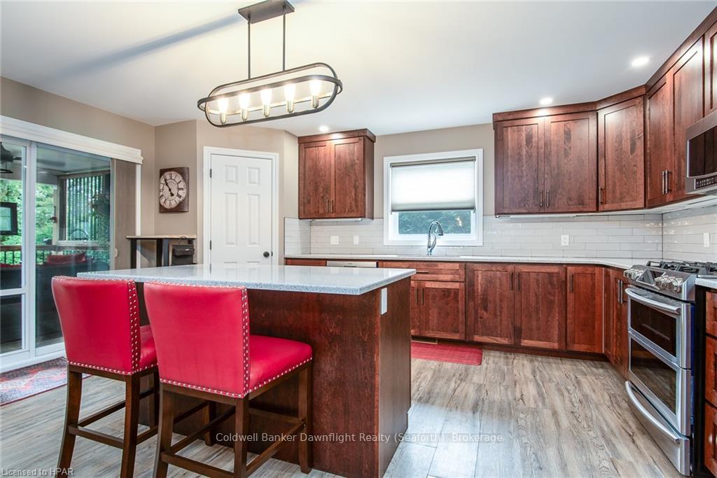 Photo 15 of 216 King Street East, North Huron, Blyth — HOMEH