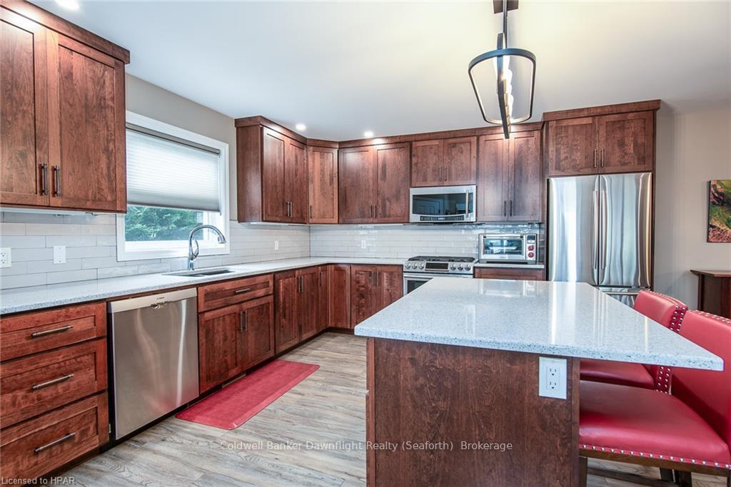 Photo 17 of 216 King Street East, North Huron, Blyth — HOMEH