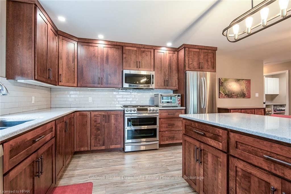 Photo 18 of 216 King Street East, North Huron, Blyth — HOMEH