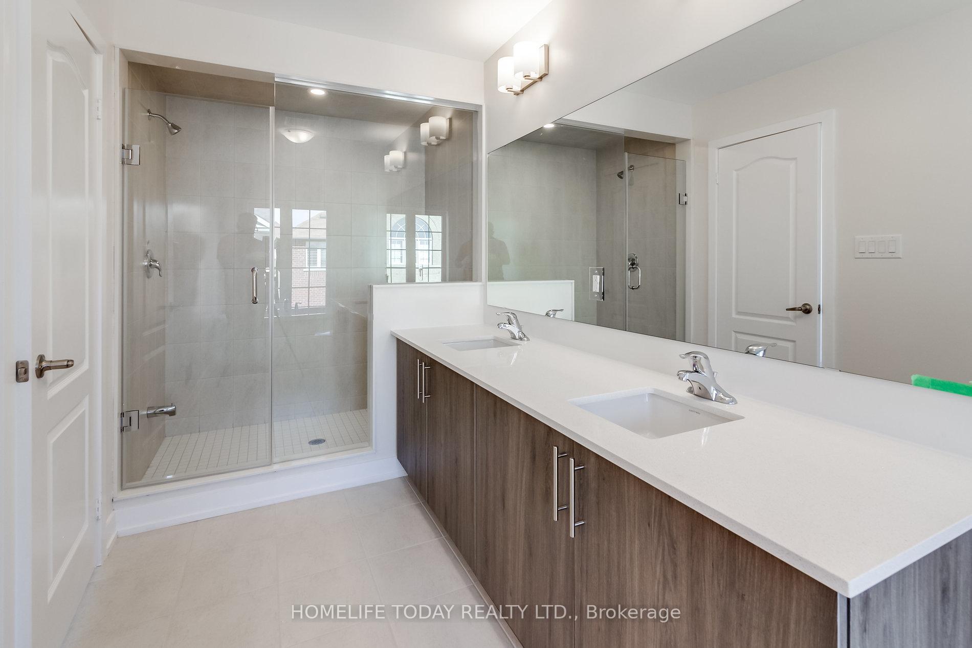 Photo 29 of 50 Rustle Woods Avenue, Markham, Cornell — HOMEH