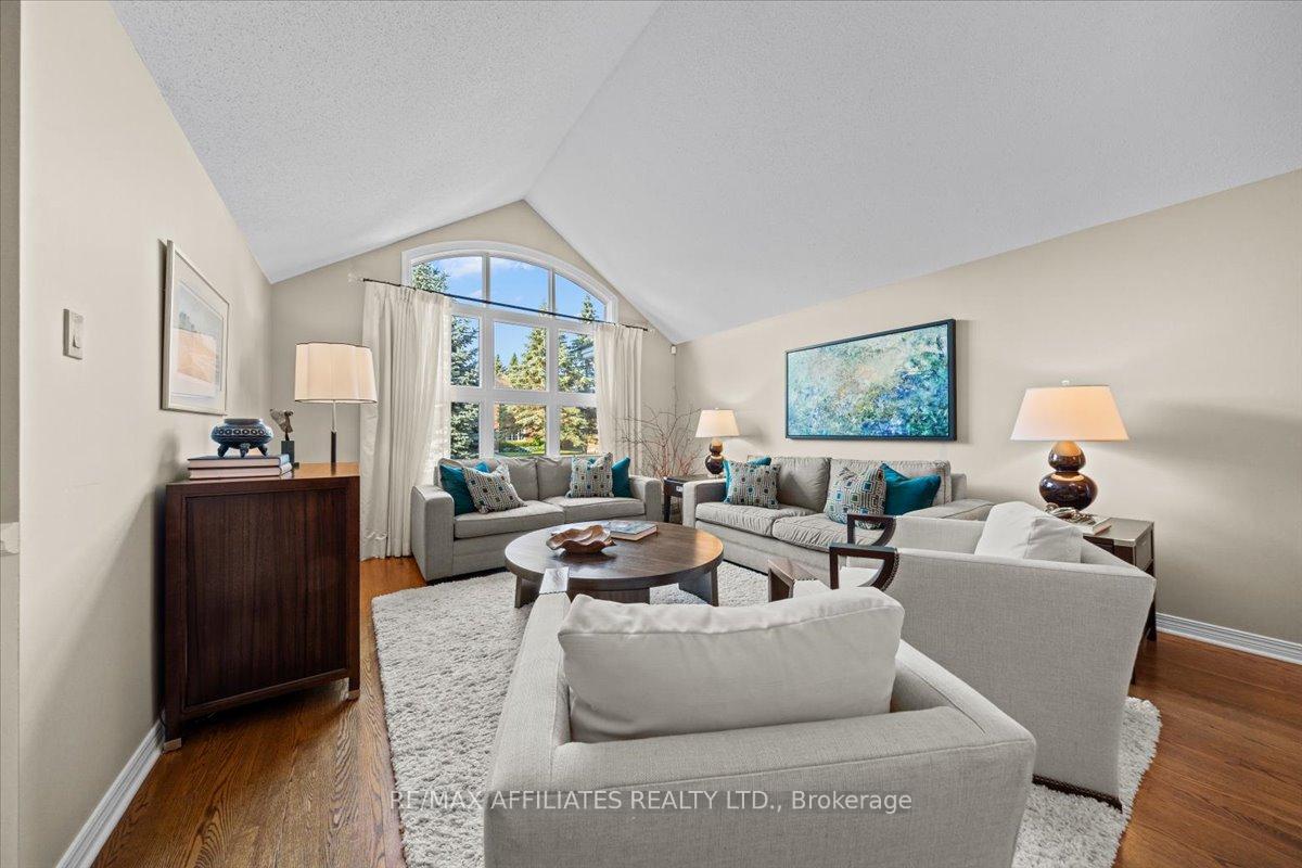 Photo 4 of 1713 Autumn Ridge Drive, Ottawa, Chapel Hill — HOMEH