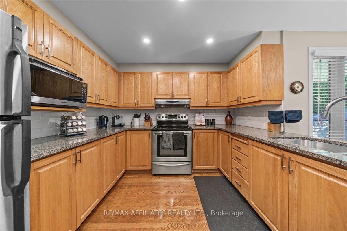 Photo 11 of 1713 Autumn Ridge Drive, Ottawa, Chapel Hill — HOMEH