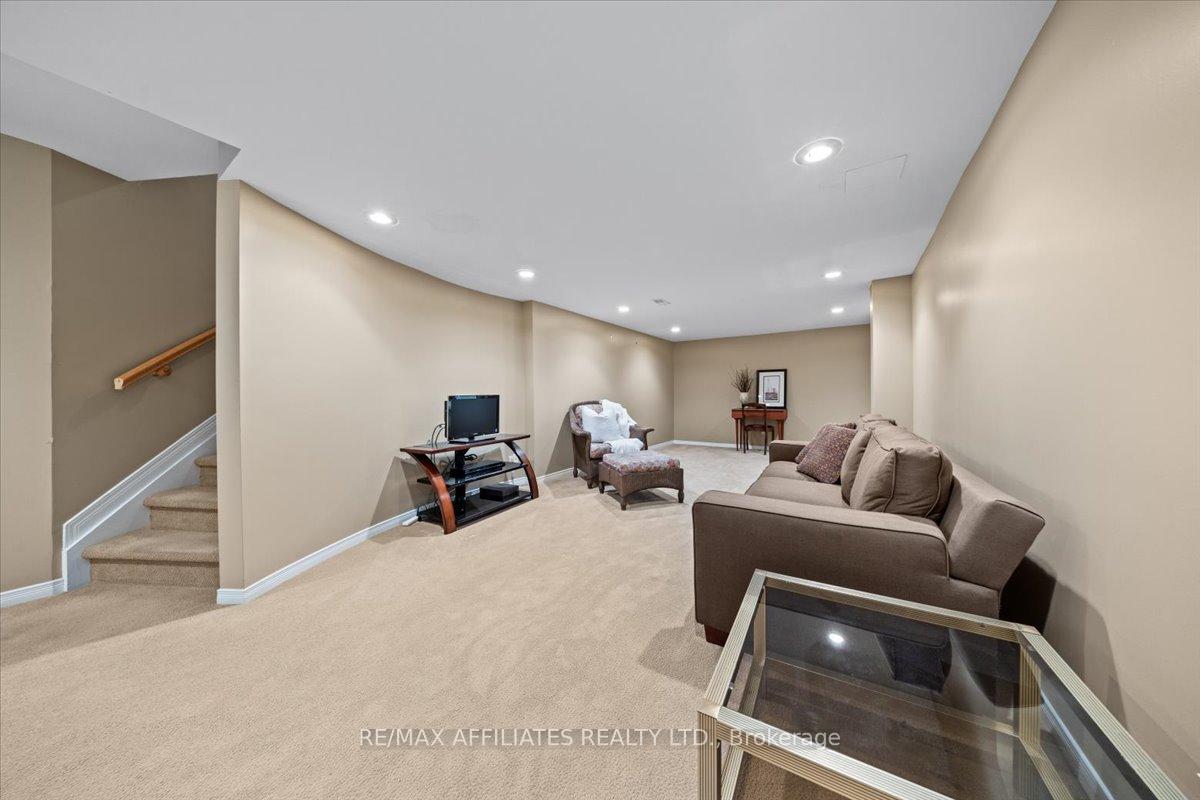 Photo 35 of 1713 Autumn Ridge Drive, Ottawa, Chapel Hill — HOMEH