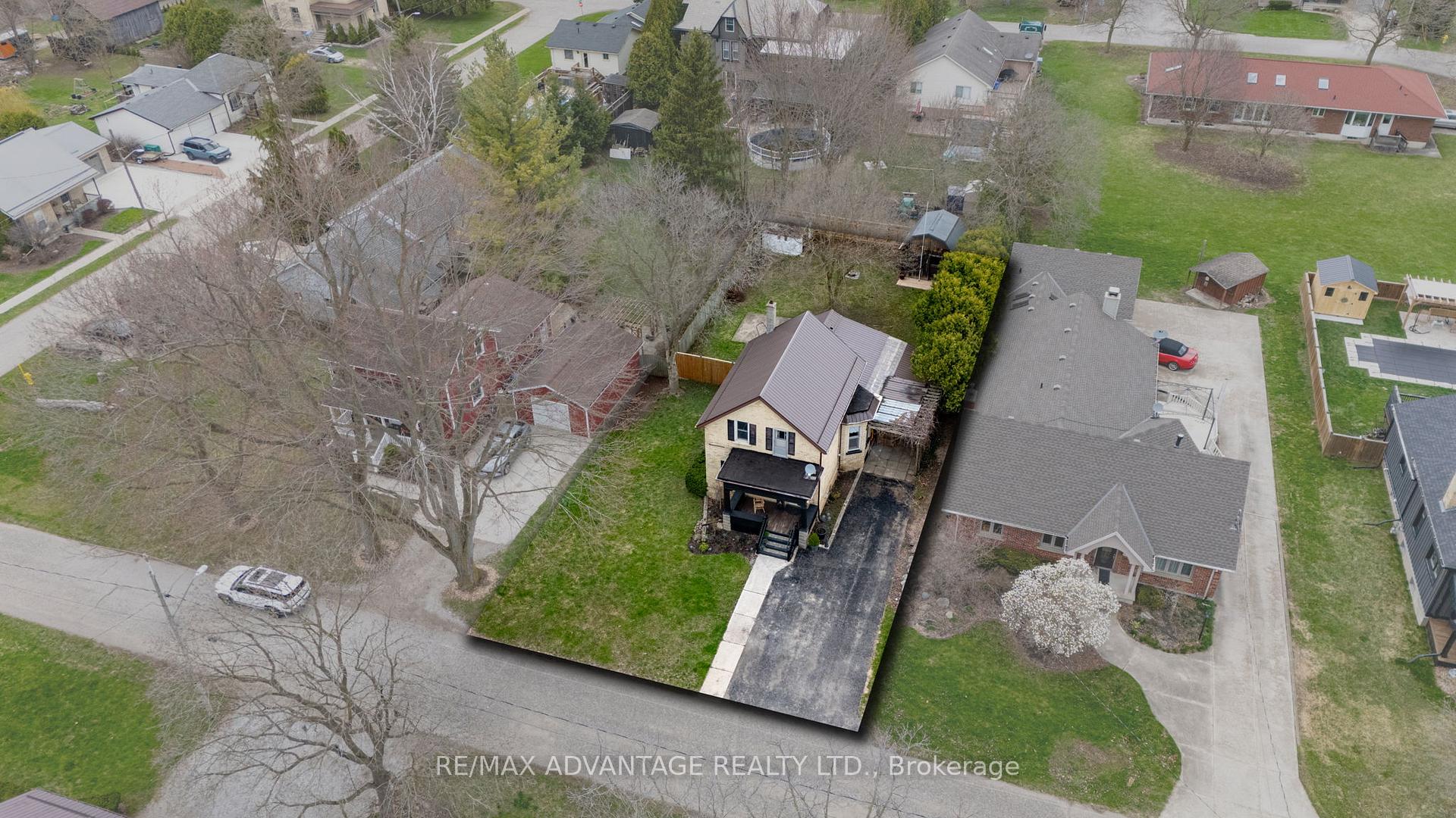 Photo 3 of 192 High Street, North Middlesex, Alisa Craig — HOMEH