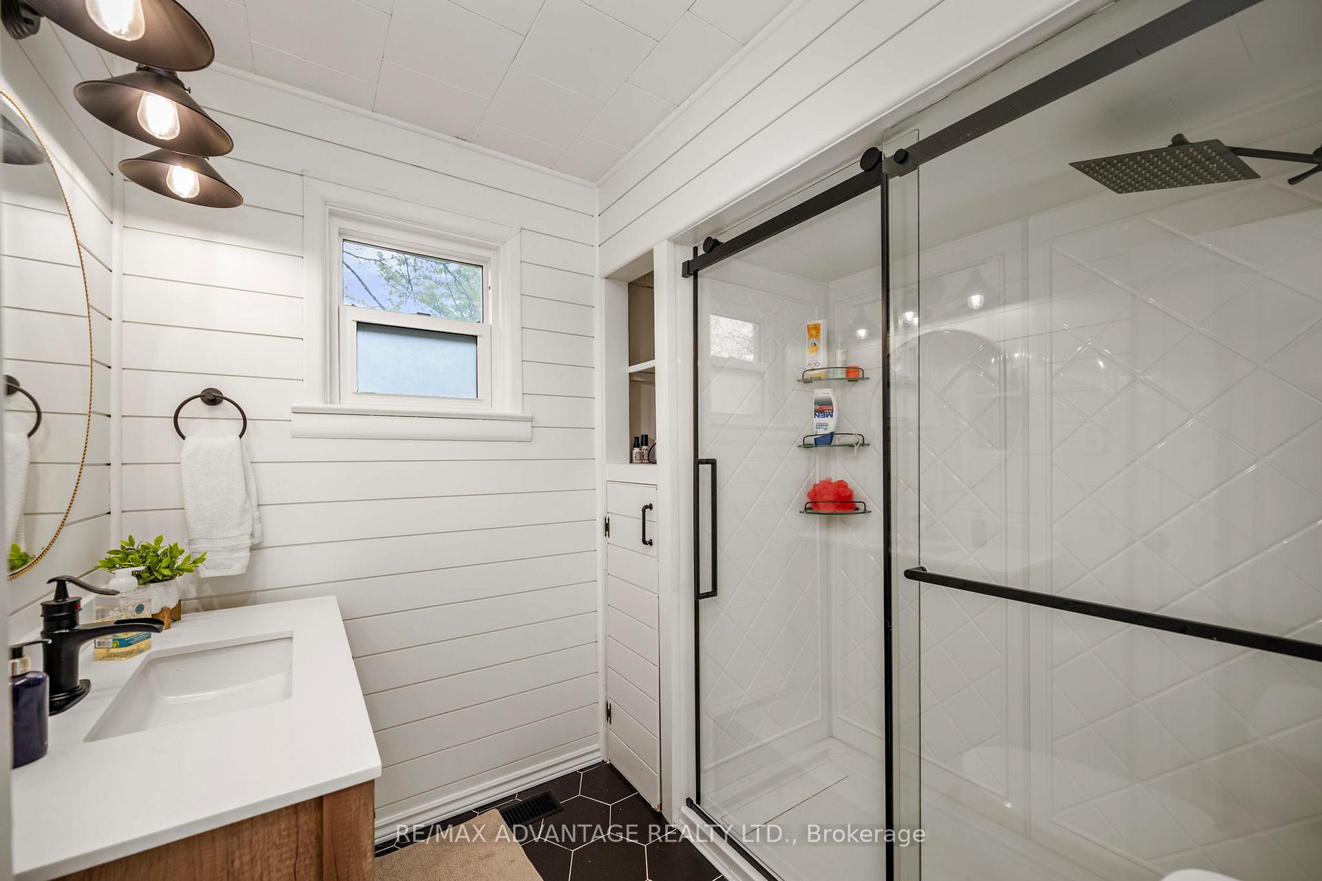 Photo 18 of 192 High Street, North Middlesex, Alisa Craig — HOMEH