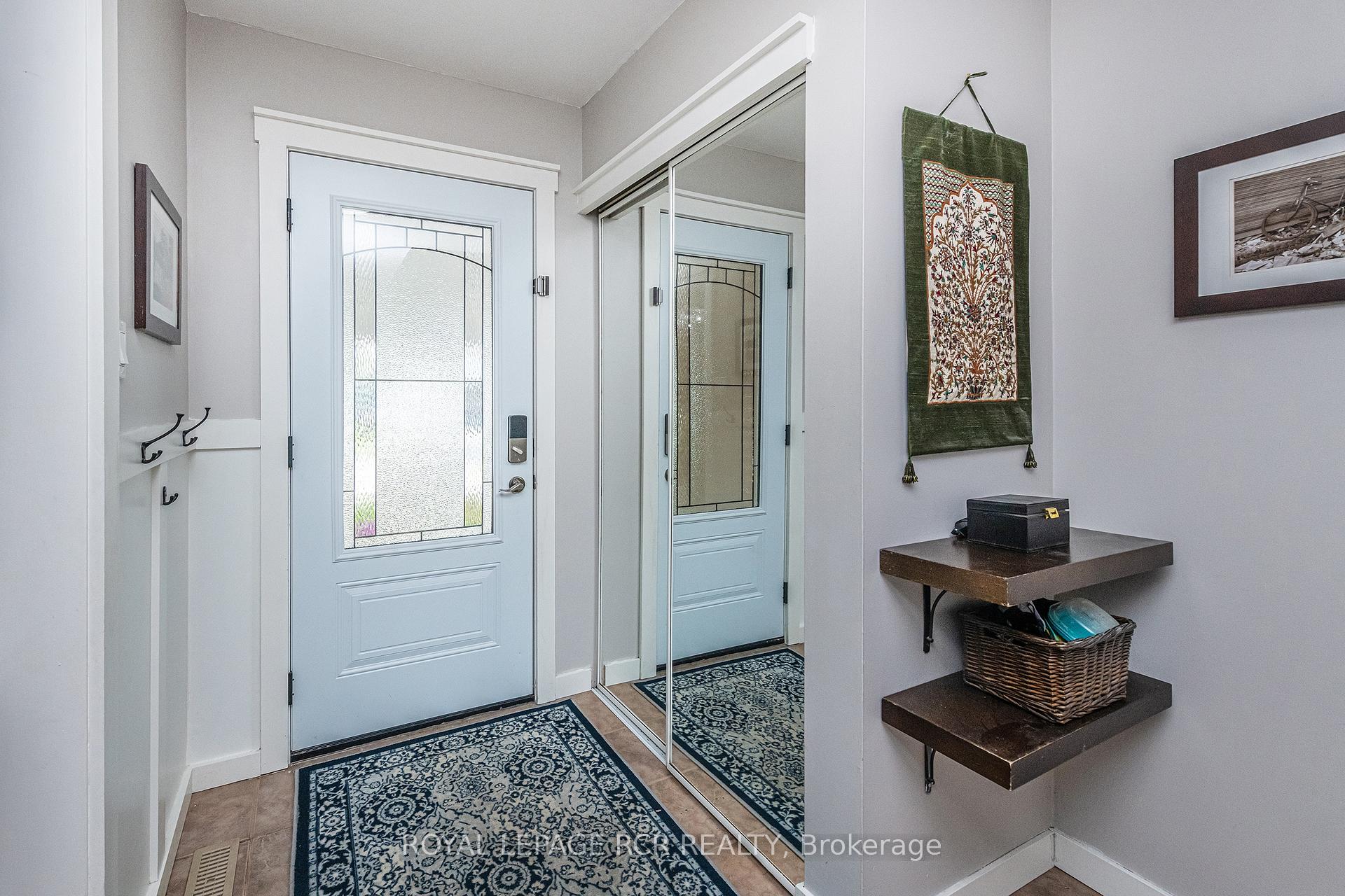 Photo 6 of 19 Carlton Drive, Orangeville — HOMEH