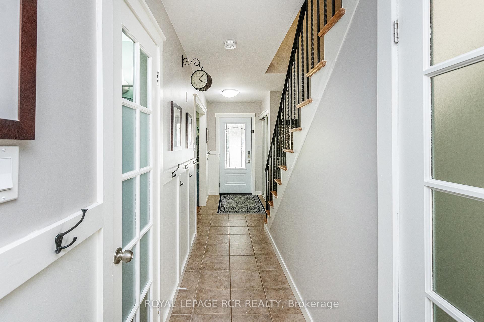 Photo 9 of 19 Carlton Drive, Orangeville — HOMEH