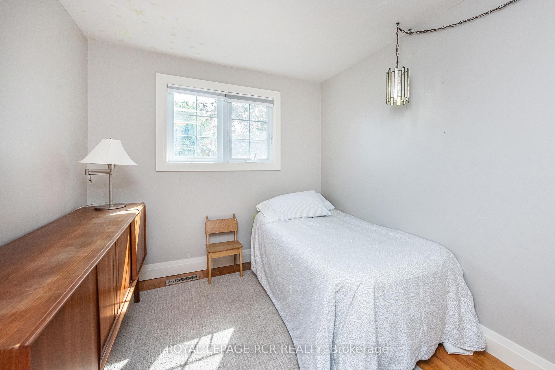 Photo 21 of 19 Carlton Drive, Orangeville — HOMEH