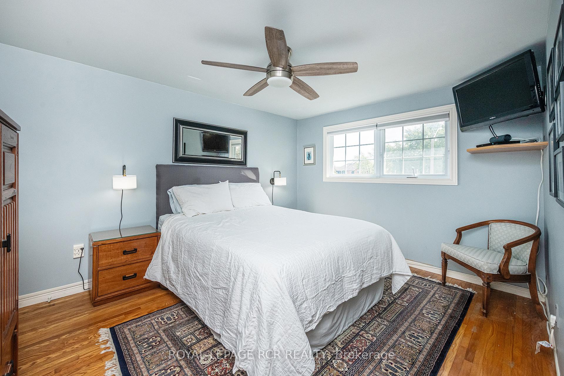 Photo 25 of 19 Carlton Drive, Orangeville — HOMEH