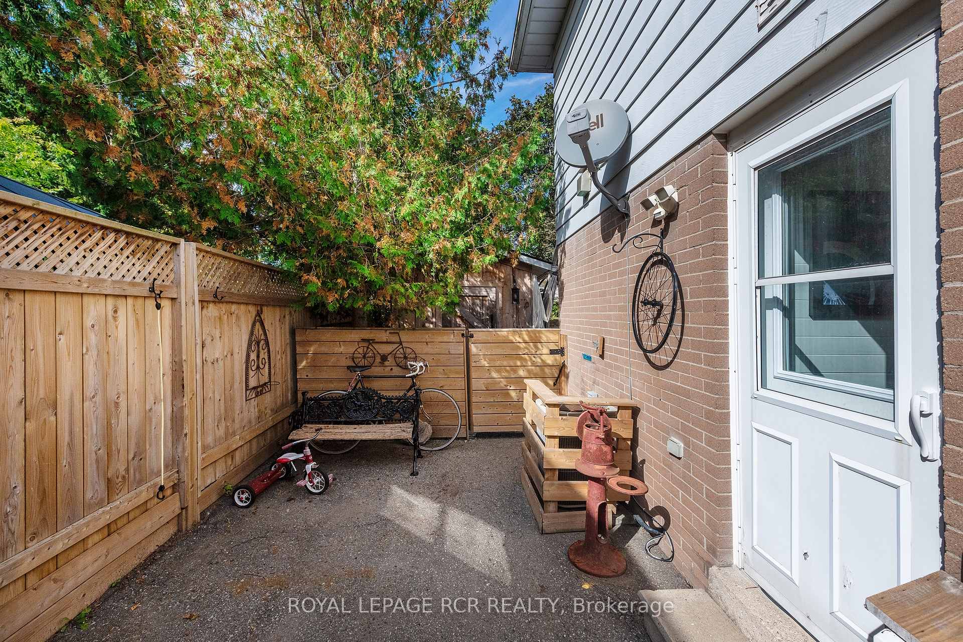 Photo 30 of 19 Carlton Drive, Orangeville — HOMEH
