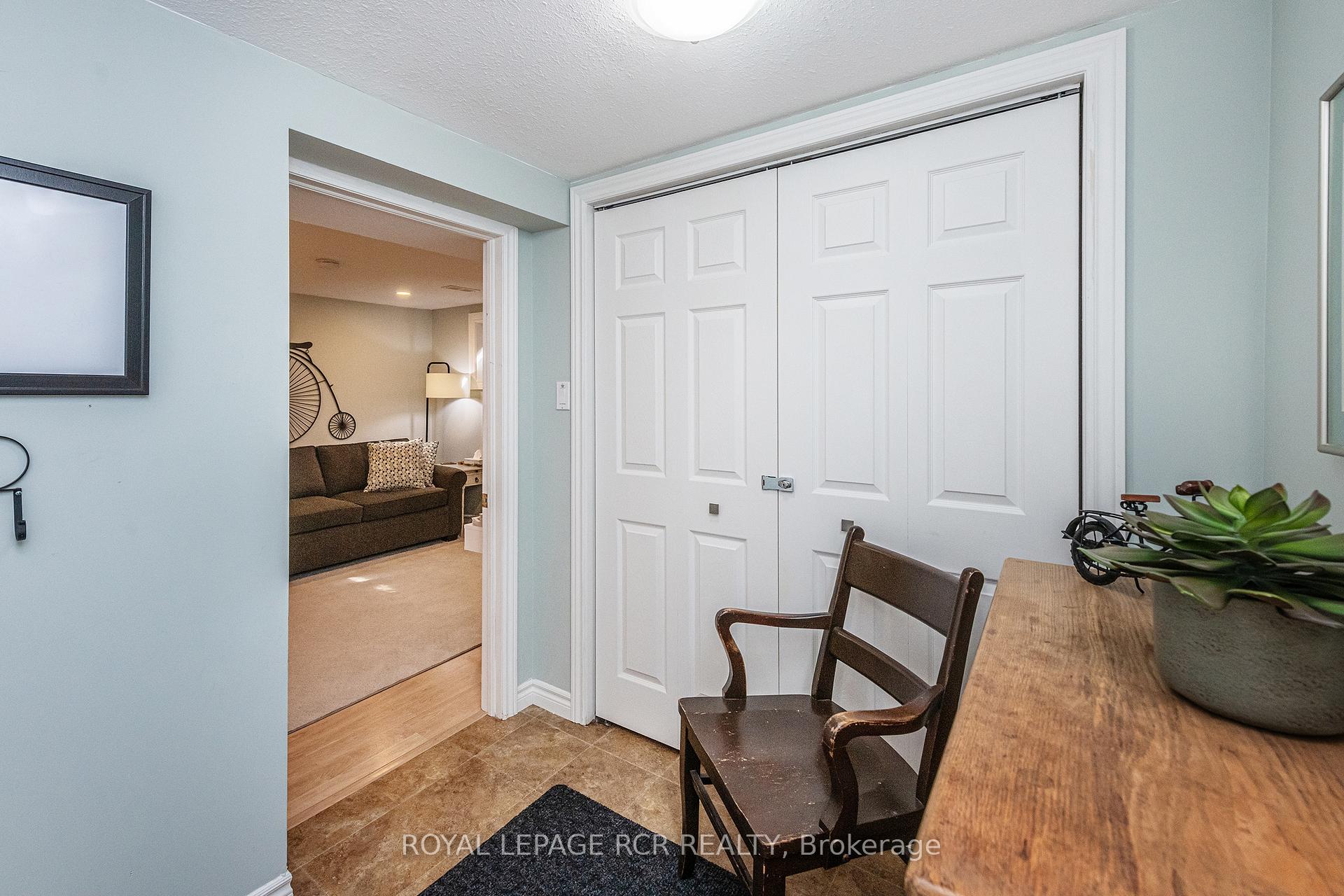 Photo 32 of 19 Carlton Drive, Orangeville — HOMEH