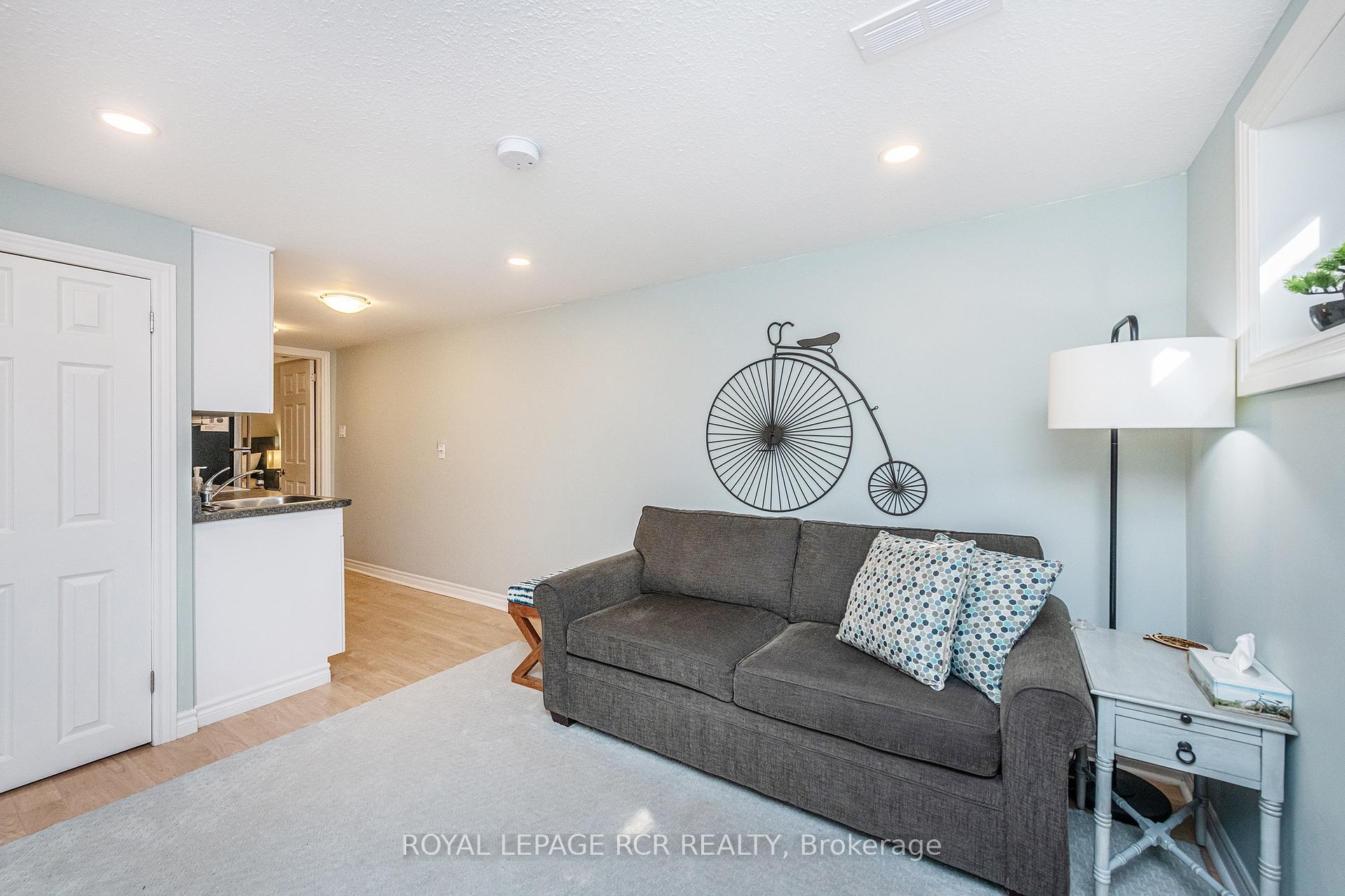 Photo 34 of 19 Carlton Drive, Orangeville — HOMEH