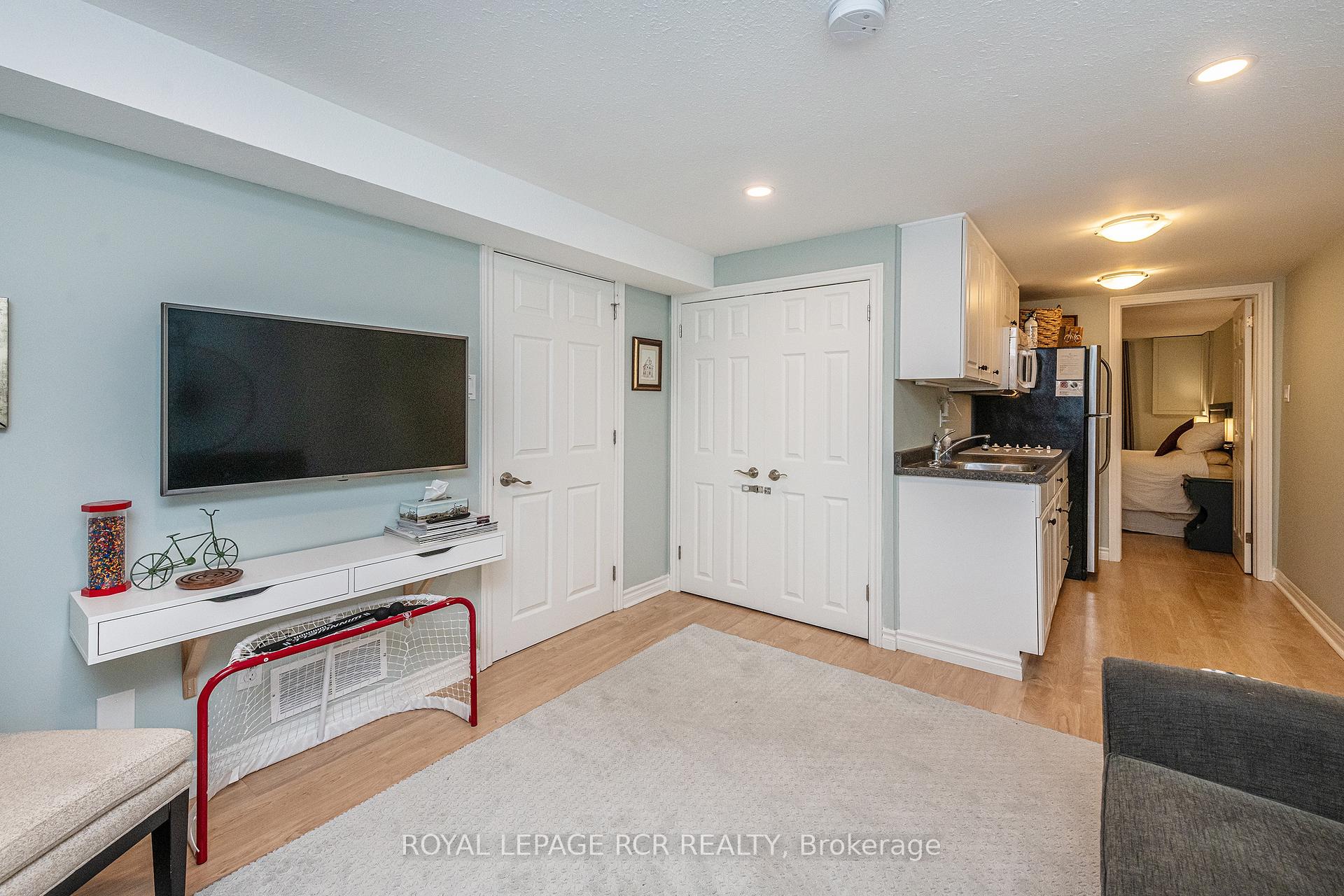 Photo 35 of 19 Carlton Drive, Orangeville — HOMEH