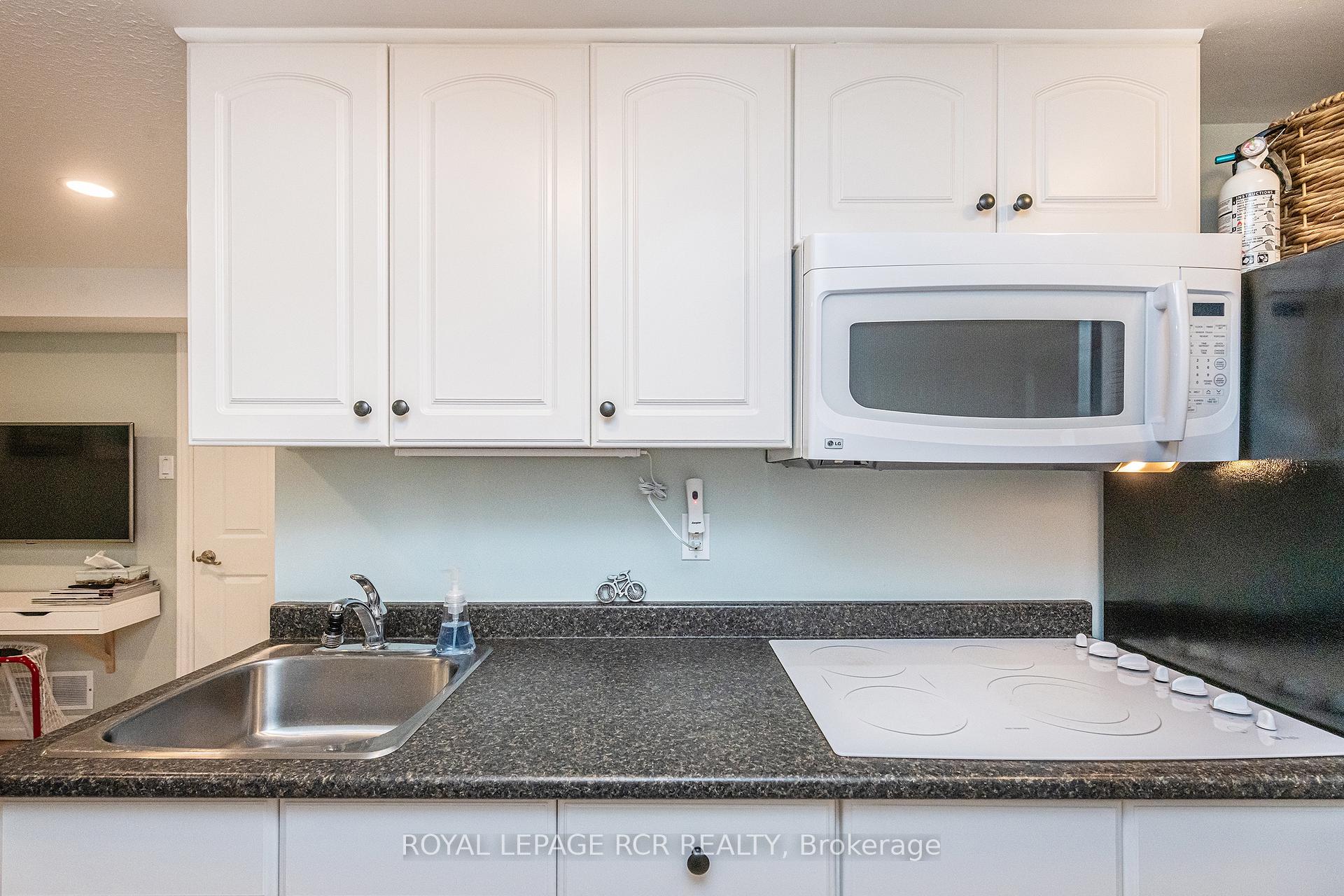 Photo 38 of 19 Carlton Drive, Orangeville — HOMEH