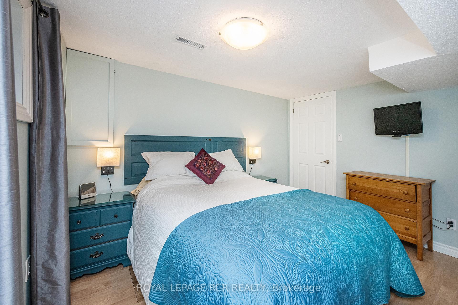 Photo 40 of 19 Carlton Drive, Orangeville — HOMEH