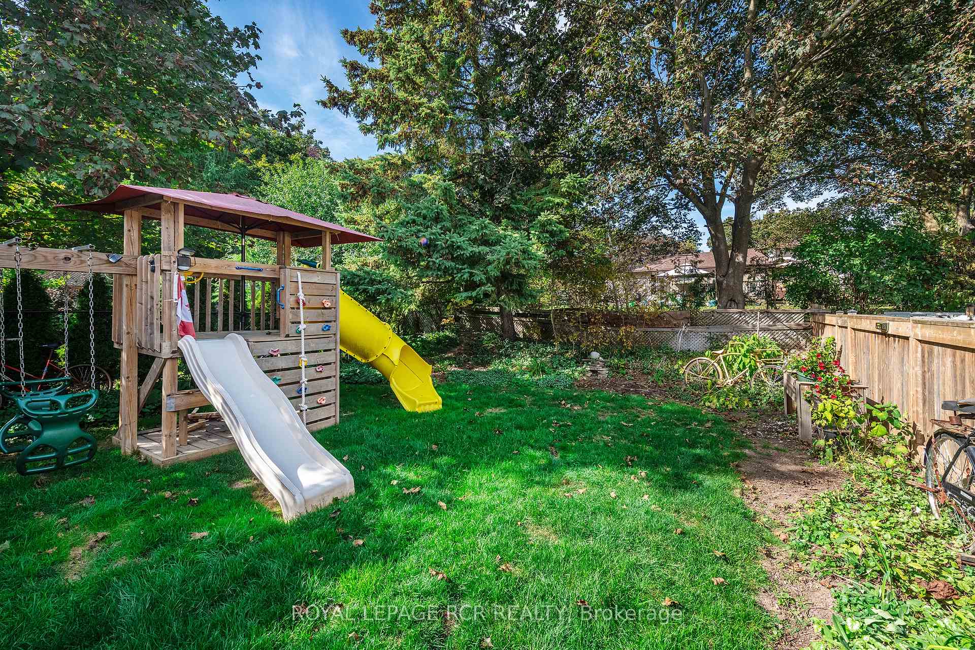 Photo 46 of 19 Carlton Drive, Orangeville — HOMEH