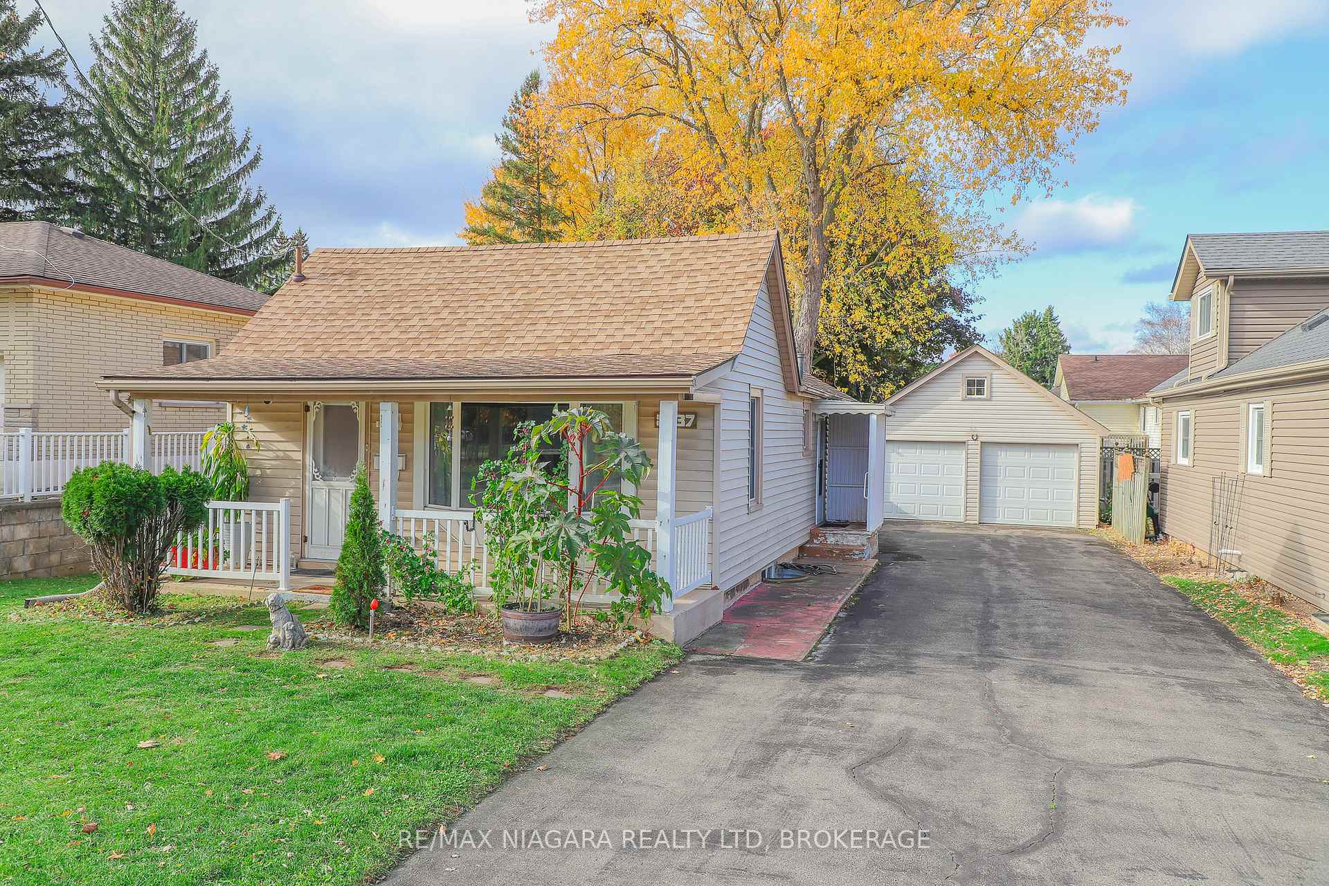 Front of 5537 Montrose Road
