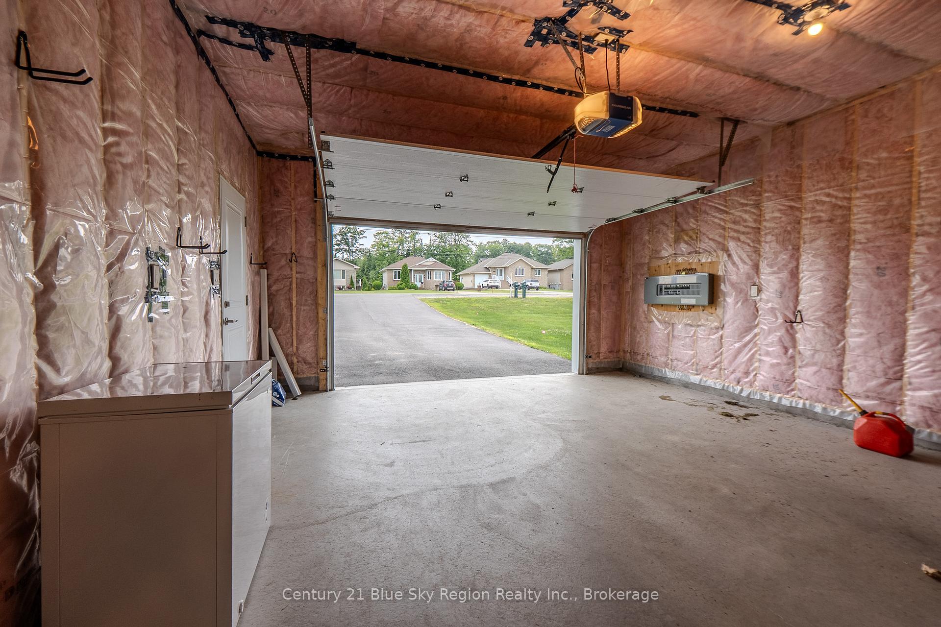 Photo 32 of 177 Carmichael Drive, North Bay, Airport — HOMEH