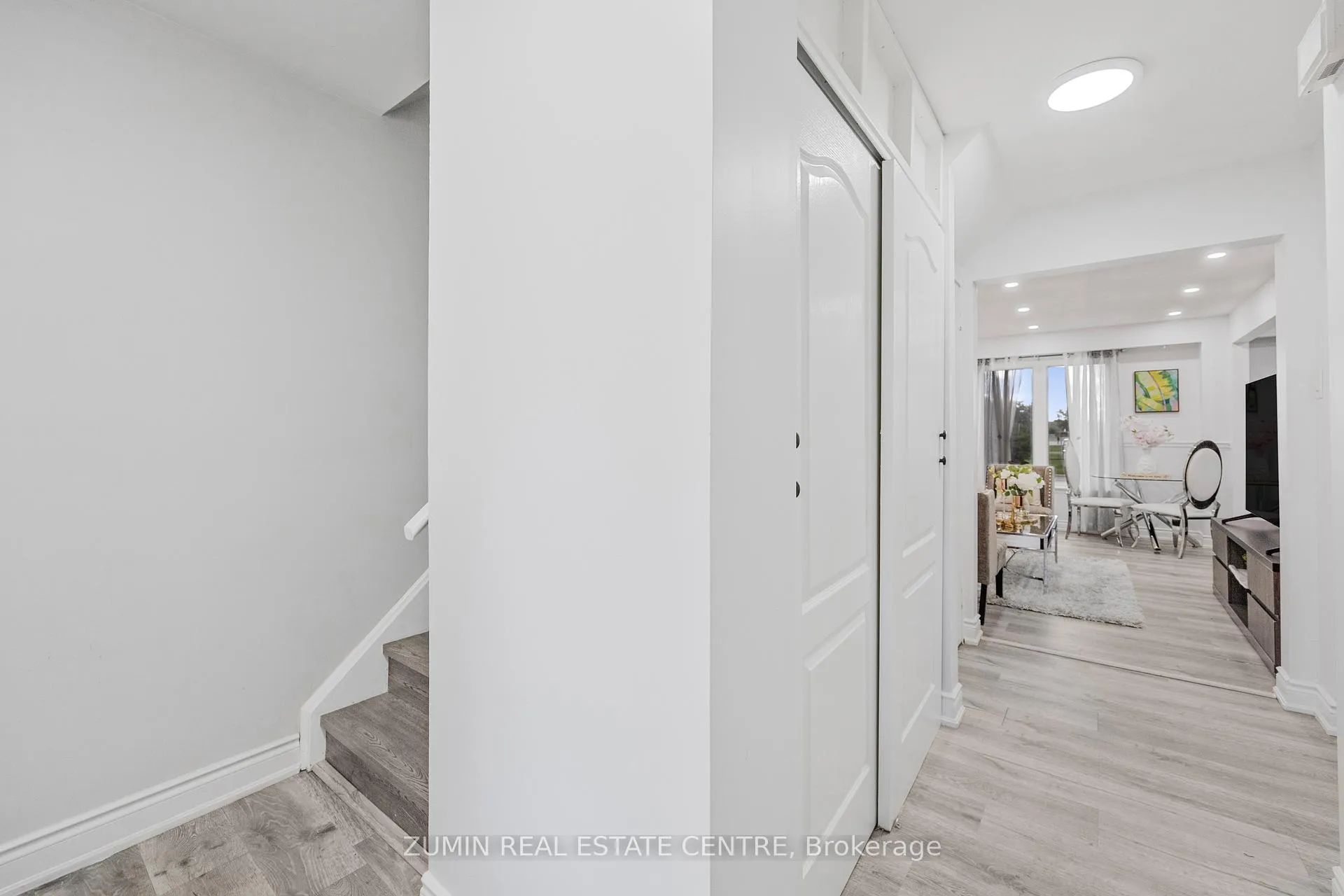 Photo 4 of 14 Johanna Drive, Orangeville — HOMEH