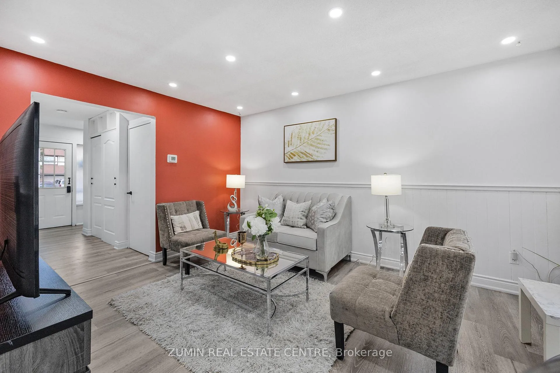 Photo 7 of 14 Johanna Drive, Orangeville — HOMEH