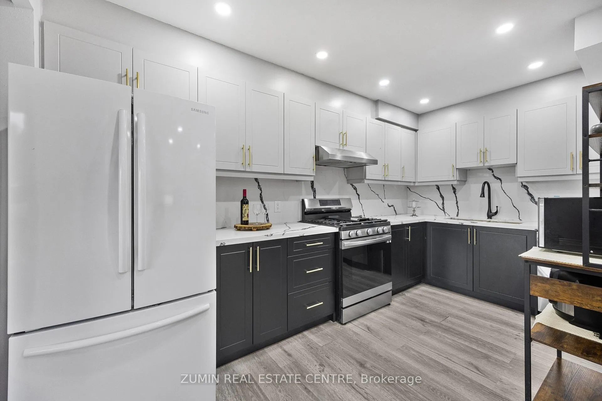 Photo 10 of 14 Johanna Drive, Orangeville — HOMEH