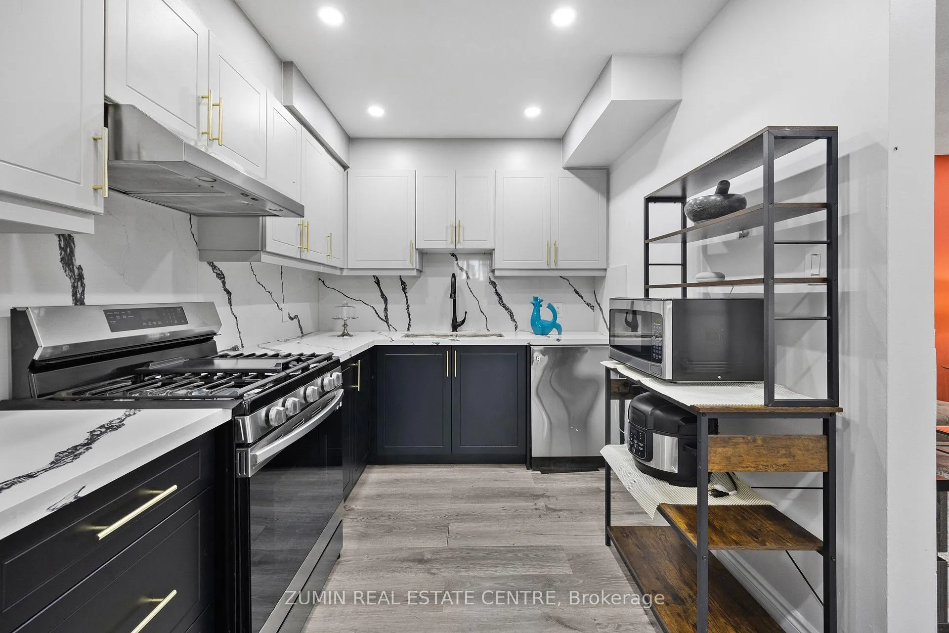 Photo 11 of 14 Johanna Drive, Orangeville — HOMEH