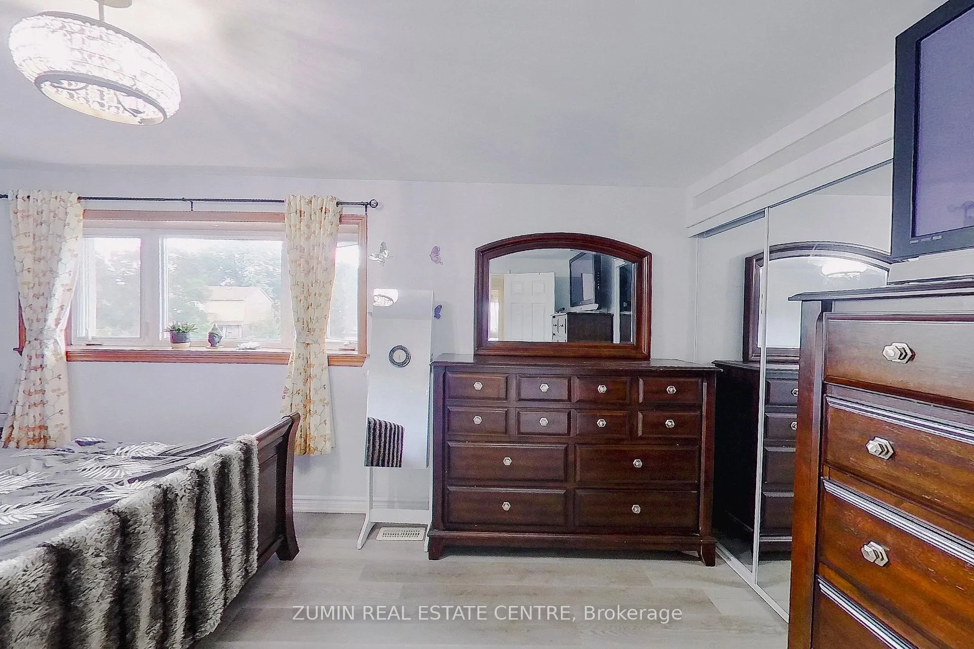 Photo 17 of 14 Johanna Drive, Orangeville — HOMEH