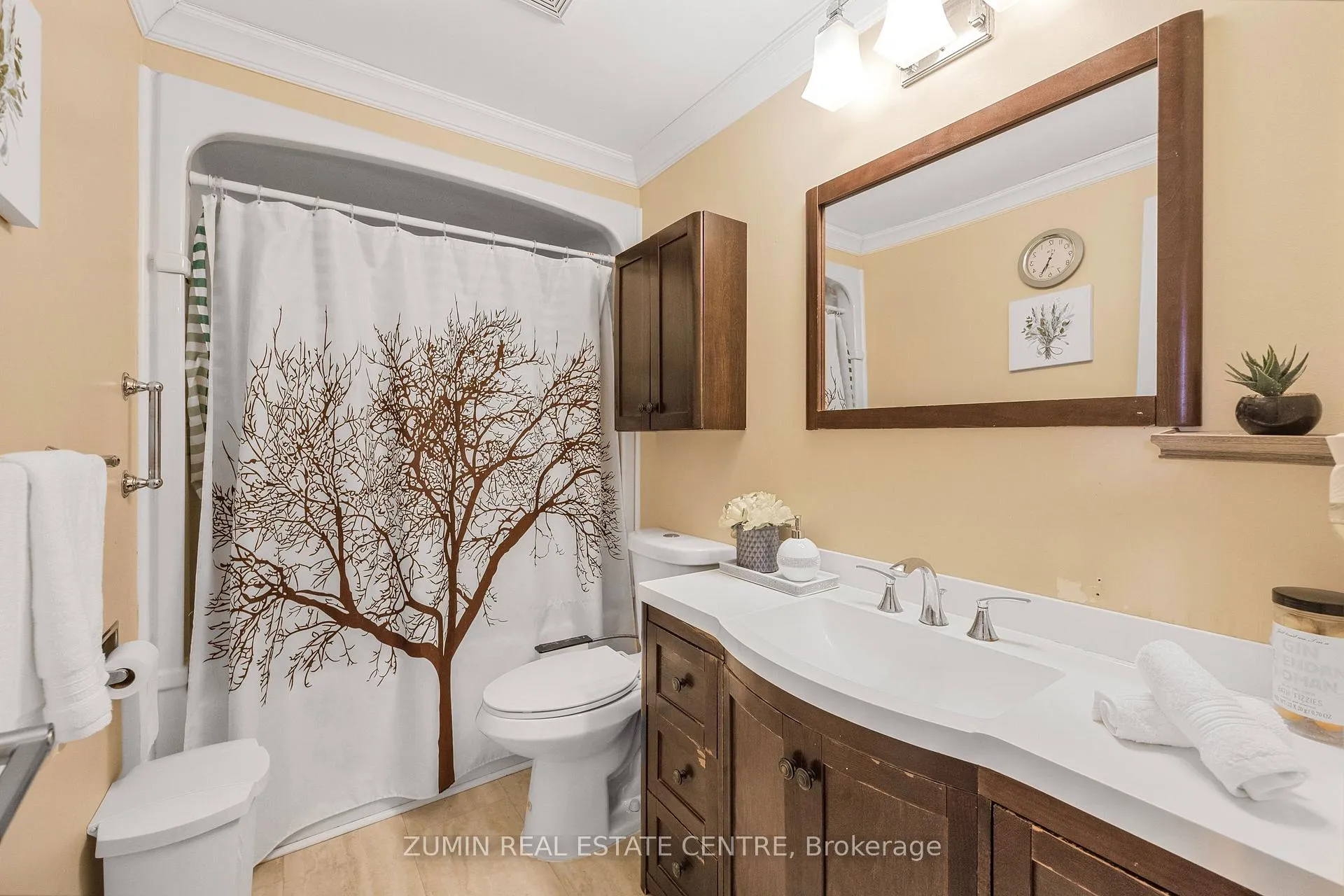 Photo 21 of 14 Johanna Drive, Orangeville — HOMEH