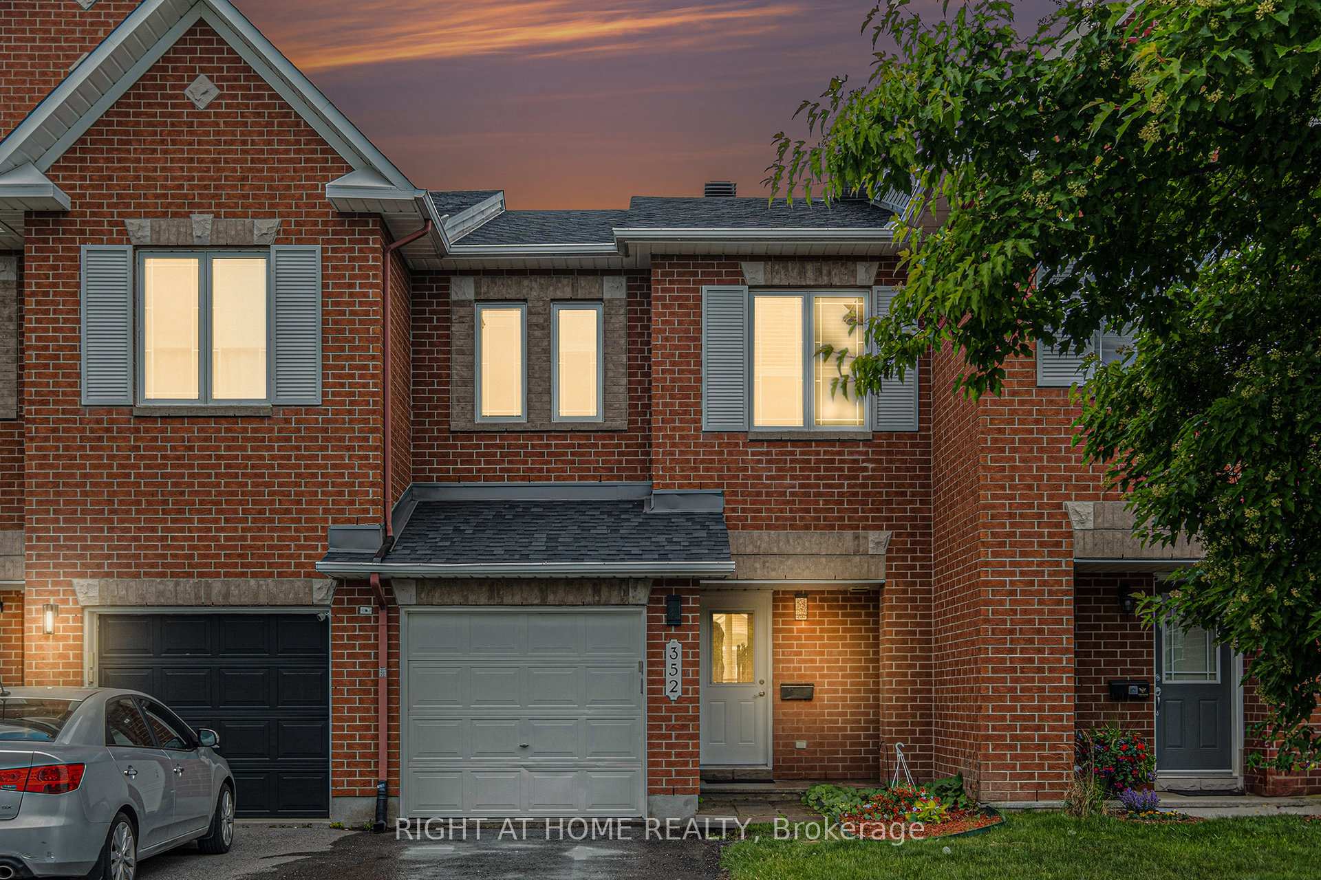 Front of 352 Selene Way