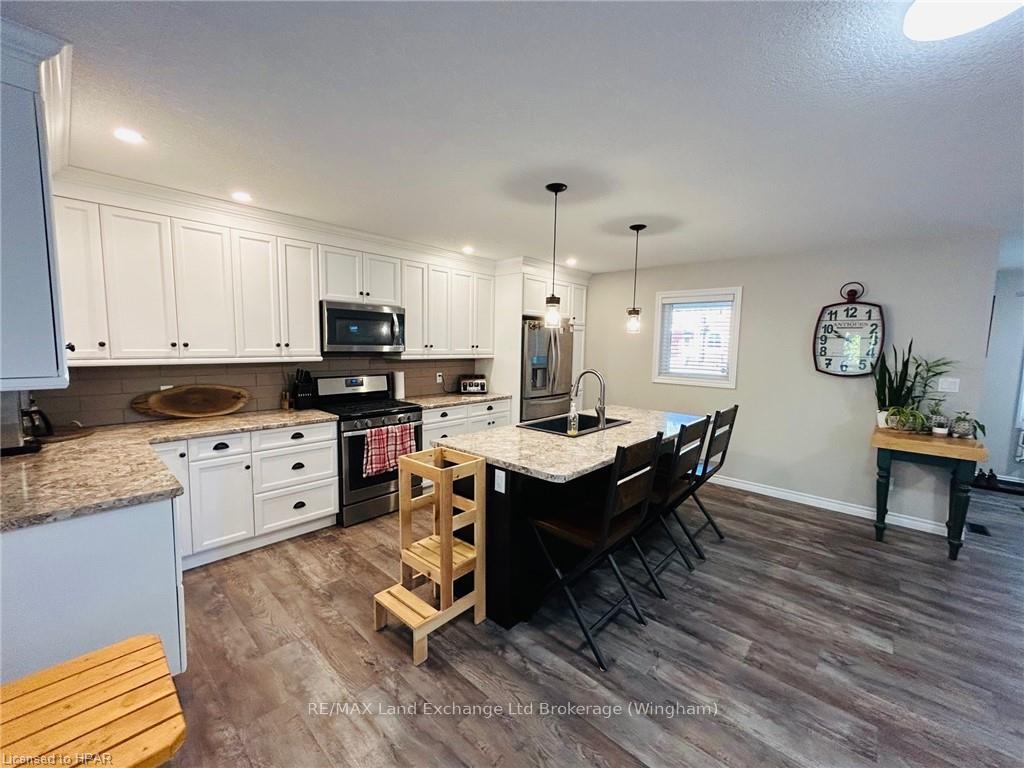 Photo 13 of 337 Minnie Street, North Huron, Wingham — HOMEH