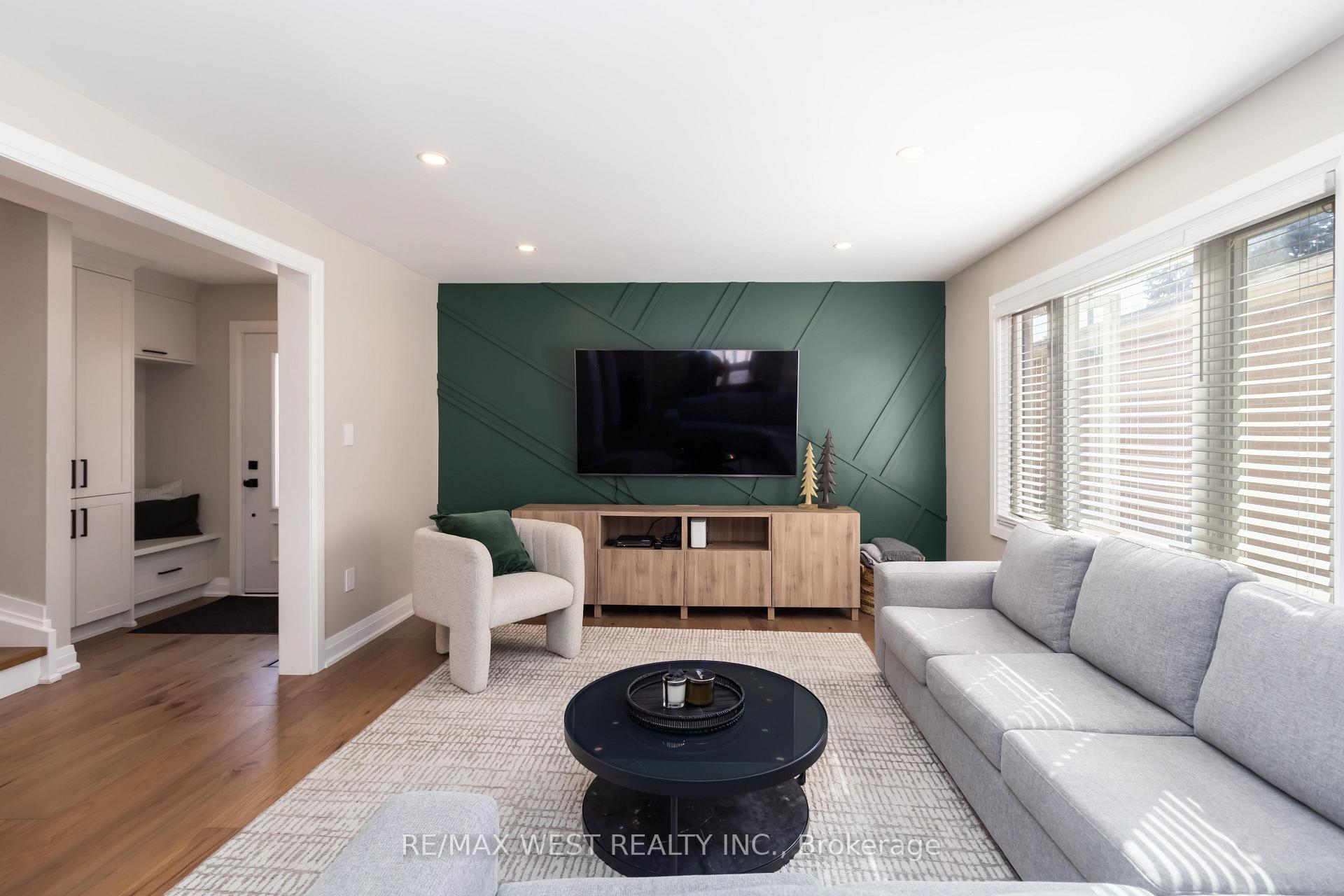 Photo 6 of 440 Bluesky Crescent, Mississauga, Hurontario — HOMEH