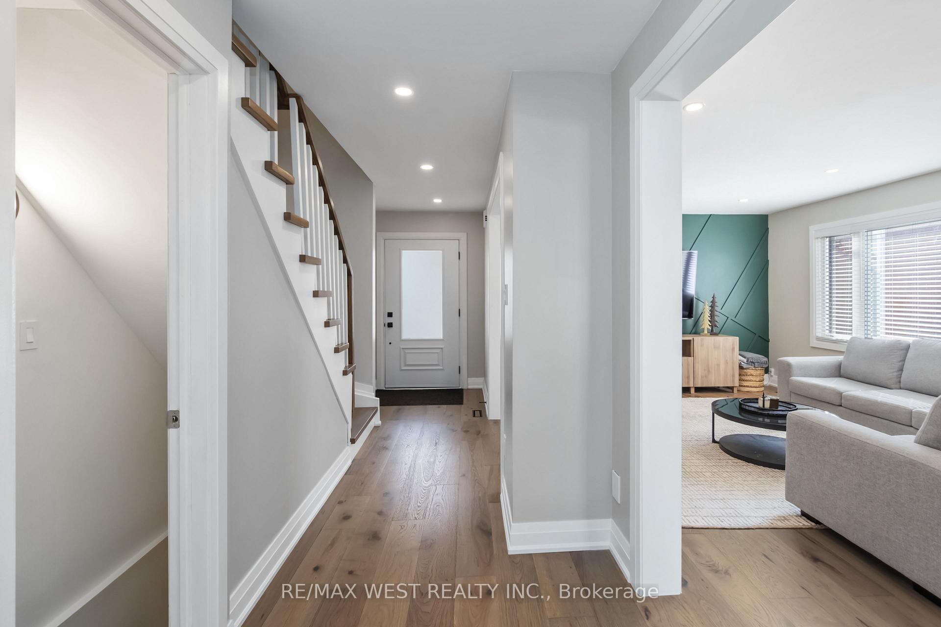 Photo 13 of 440 Bluesky Crescent, Mississauga, Hurontario — HOMEH