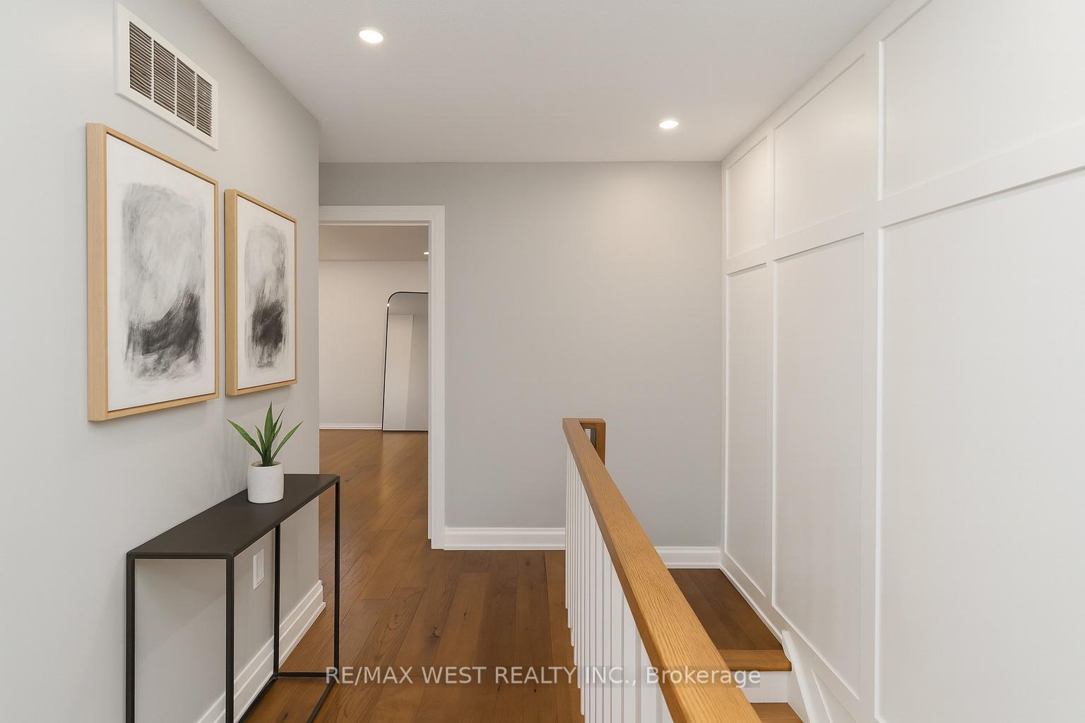 Photo 15 of 440 Bluesky Crescent, Mississauga, Hurontario — HOMEH