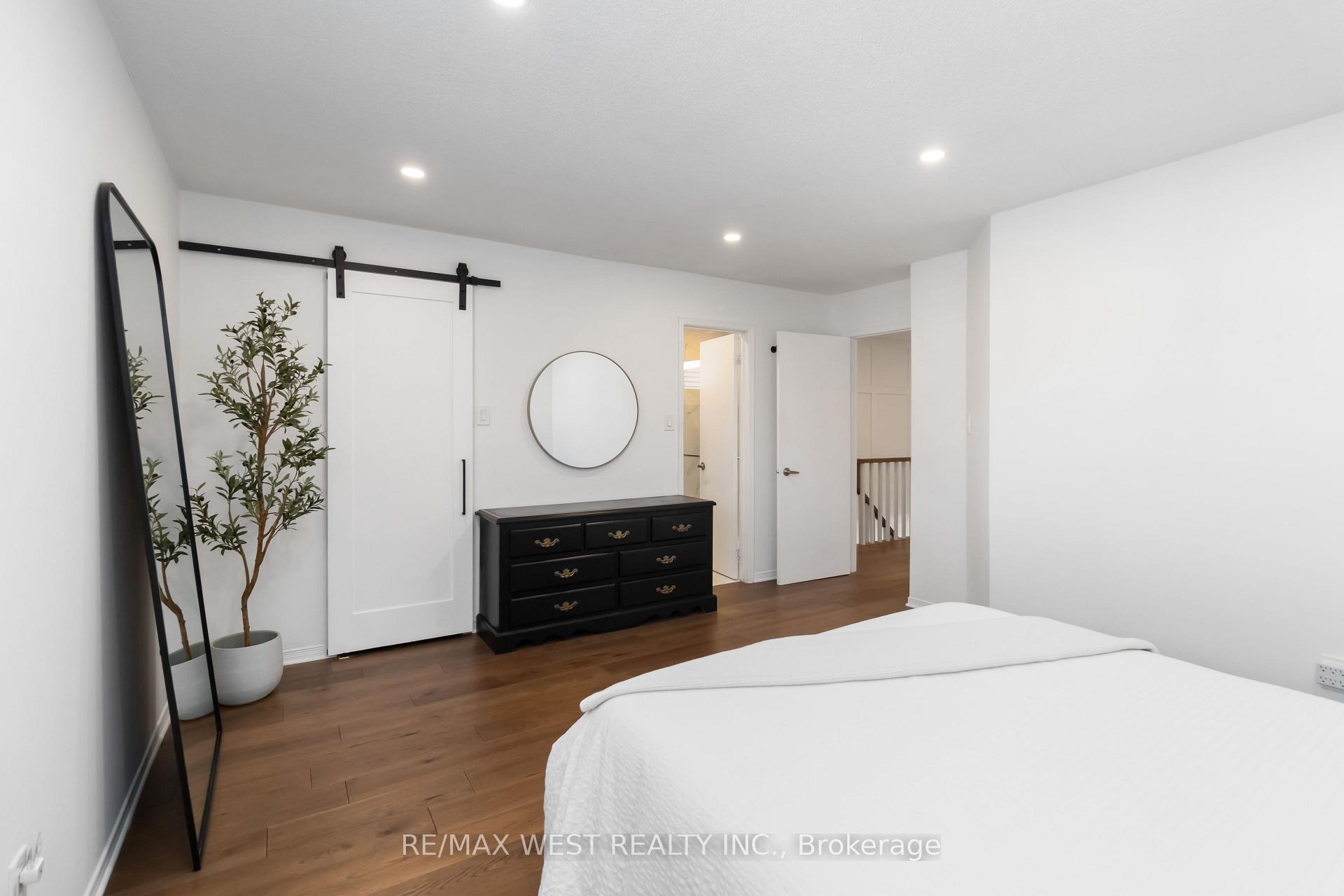 Photo 17 of 440 Bluesky Crescent, Mississauga, Hurontario — HOMEH