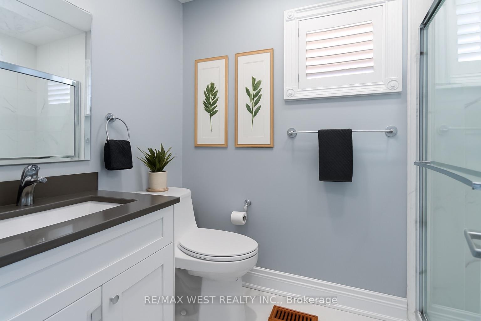 Photo 19 of 440 Bluesky Crescent, Mississauga, Hurontario — HOMEH