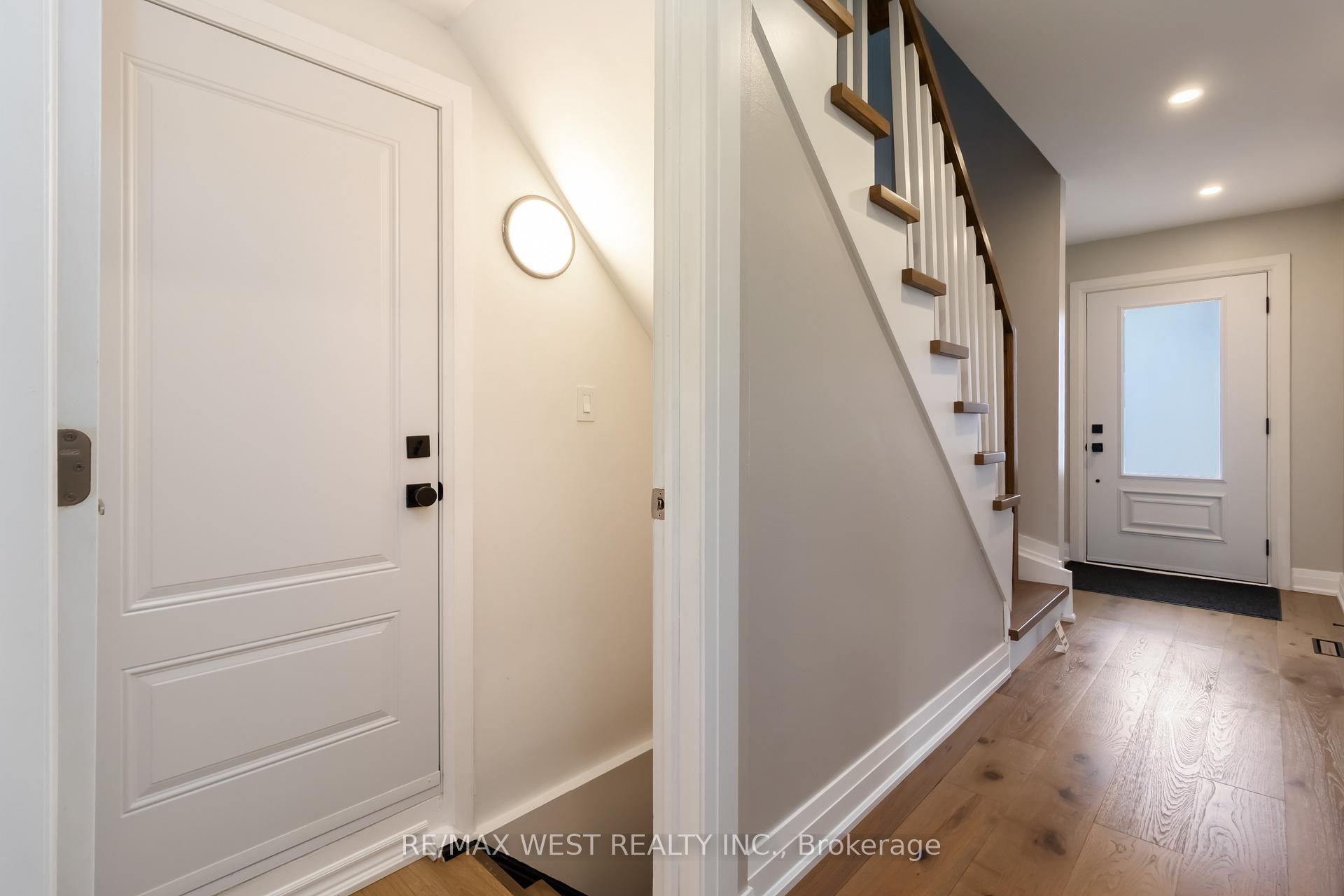 Photo 25 of 440 Bluesky Crescent, Mississauga, Hurontario — HOMEH