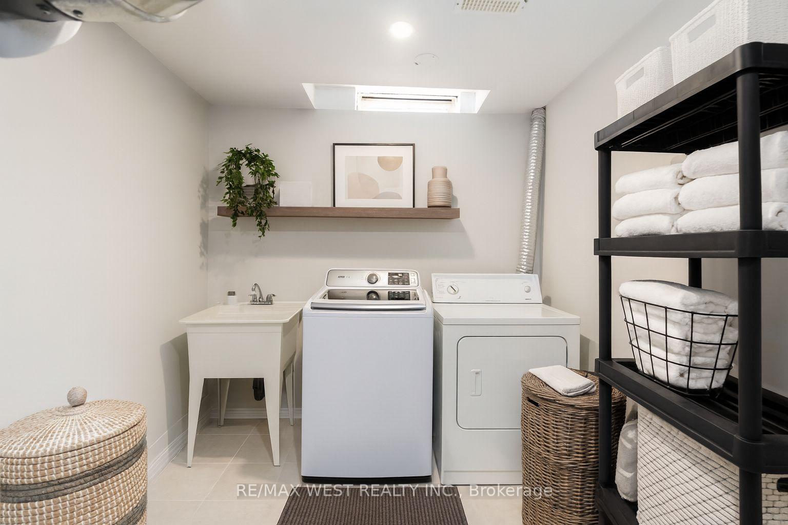 Photo 34 of 440 Bluesky Crescent, Mississauga, Hurontario — HOMEH