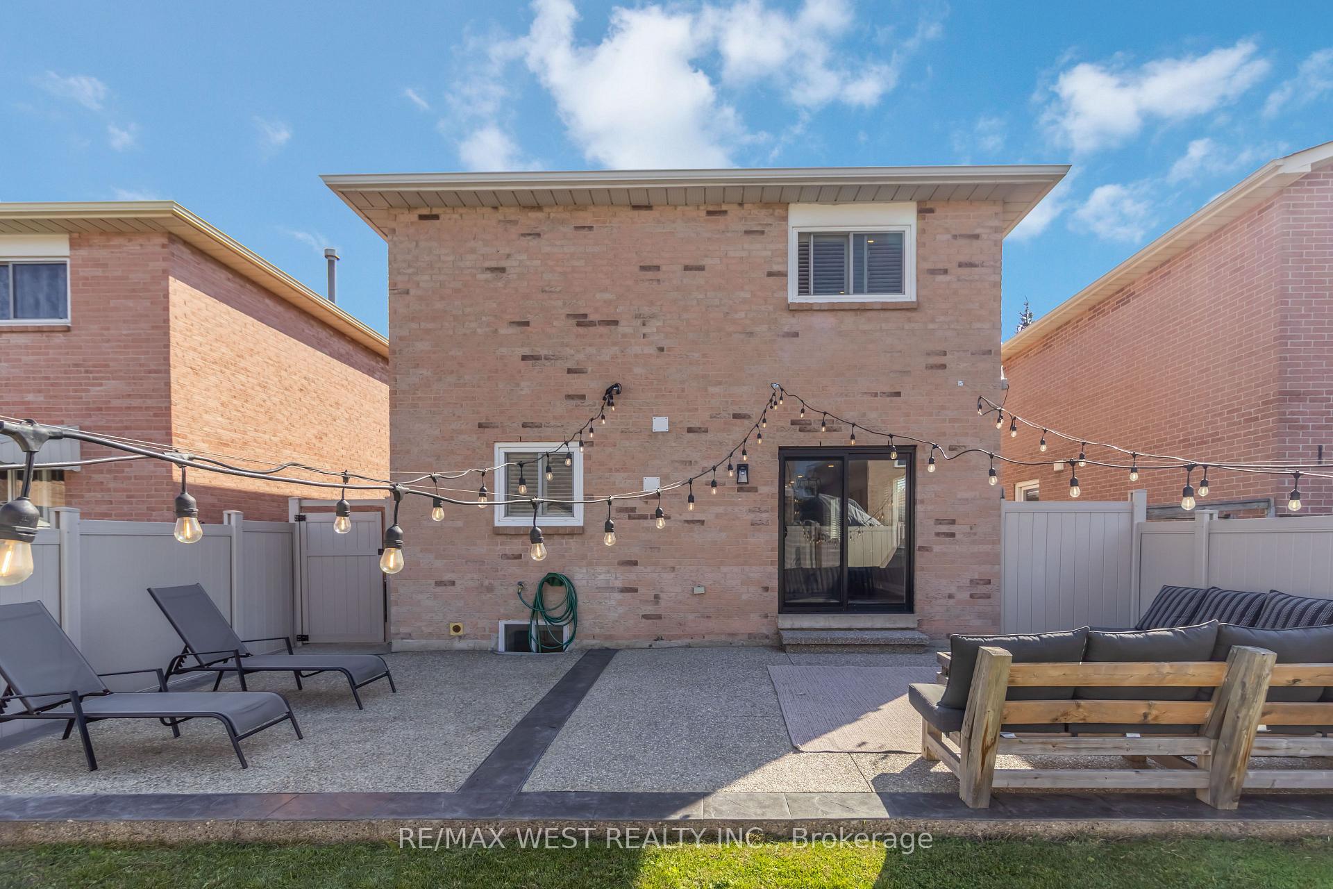 Photo 37 of 440 Bluesky Crescent, Mississauga, Hurontario — HOMEH