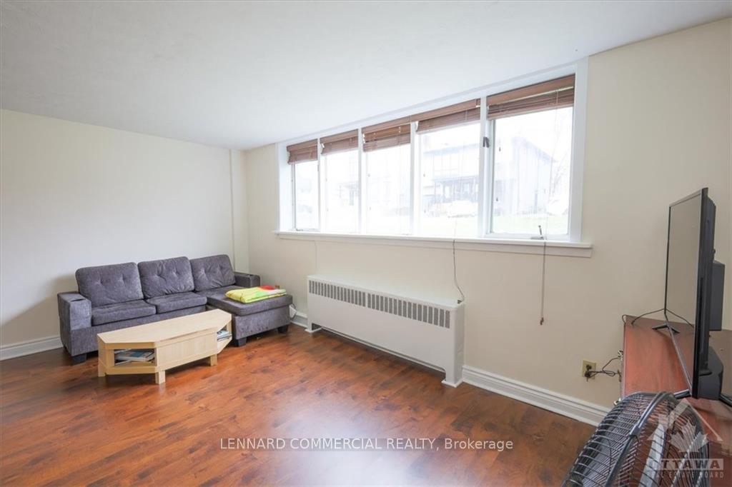 Photo 13 of 543 Guy Street, Ottawa, Castle Heights — HOMEH