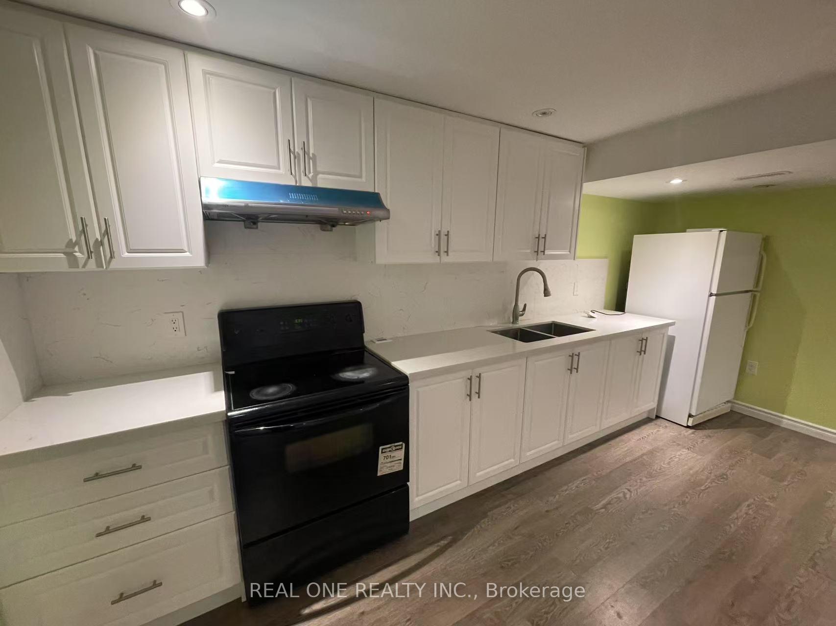 Photo 6 of 4 Coral Cove Court, Markham, Greensborough — HOMEH