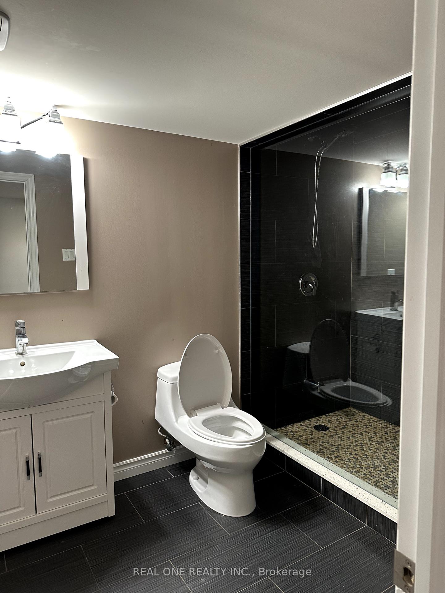 Photo 8 of 4 Coral Cove Court, Markham, Greensborough — HOMEH
