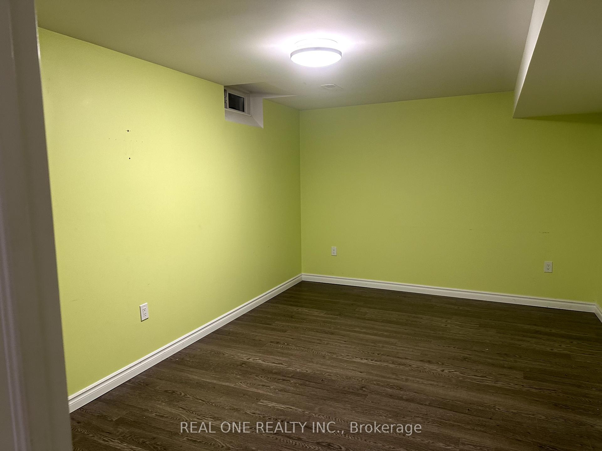 Photo 9 of 4 Coral Cove Court, Markham, Greensborough — HOMEH