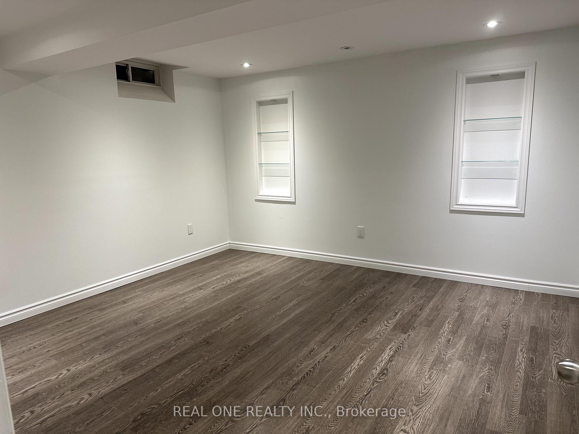 Photo 10 of 4 Coral Cove Court, Markham, Greensborough — HOMEH
