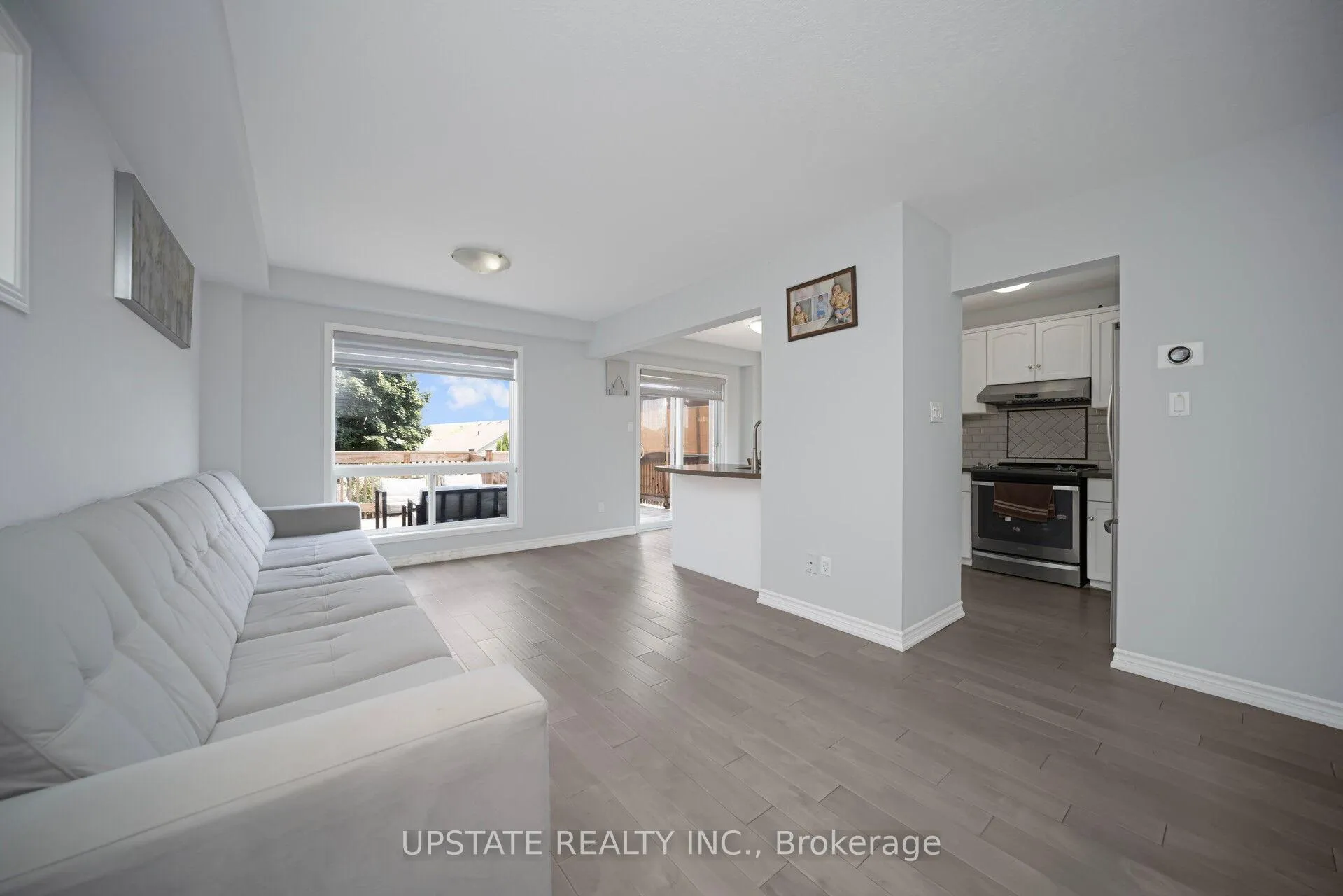 Photo 7 of 16 Settlers Road, Orangeville — HOMEH