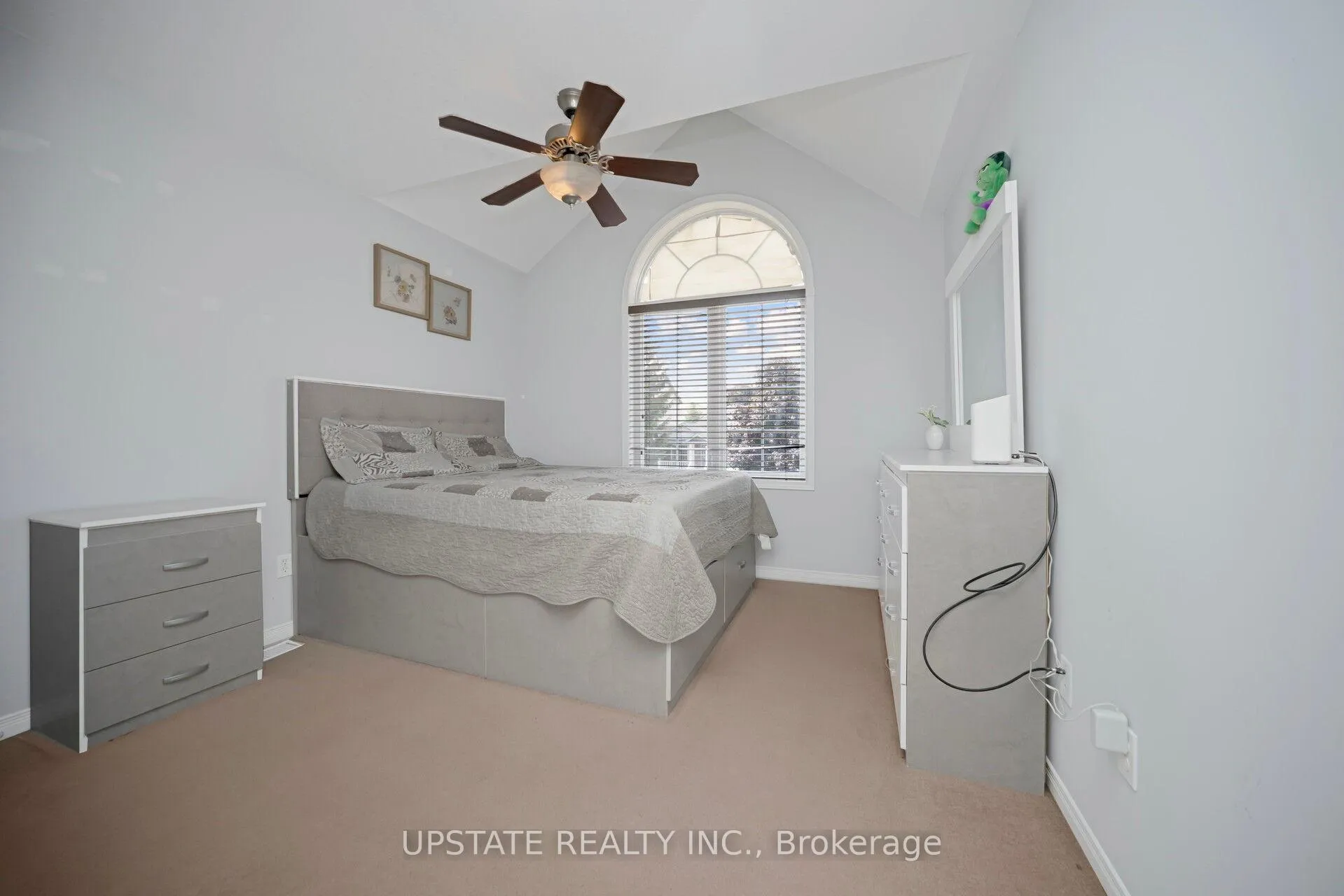 Photo 12 of 16 Settlers Road, Orangeville — HOMEH